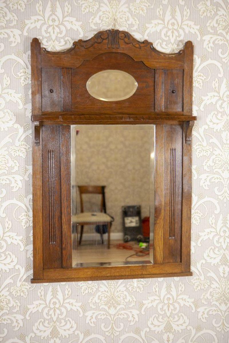 Belge Miroir mural Art Nouveau dans un cadre en chêne, début du 20e siècle en vente