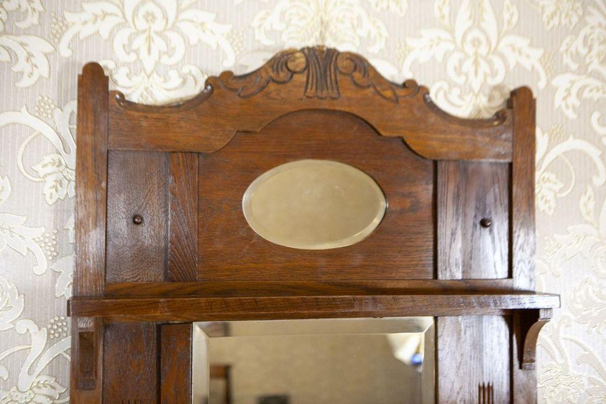 Miroir mural Art Nouveau dans un cadre en chêne, début du 20e siècle Bon état - En vente à Opole, PL