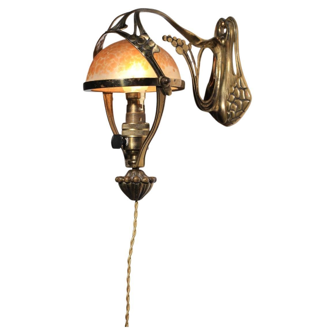 Applique da parete in stile Art Nouveau con vetro acidato degli anni 
20