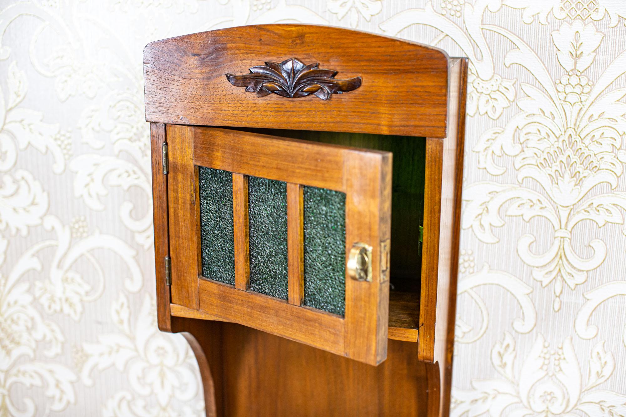 Art Nouveau Walnut Nightstand from the Early 20th Century with Glass Pane For Sale 2
