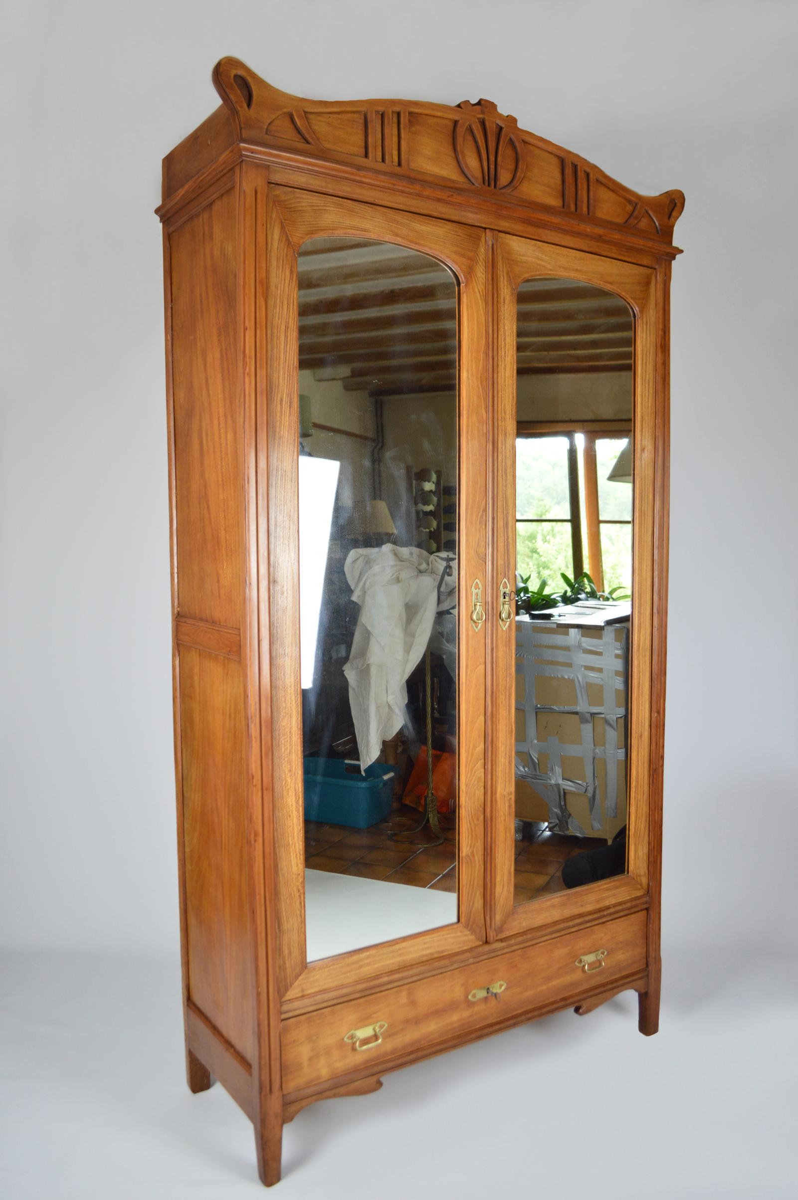 Art Nouveau Wardrobe / Armoire in Carved Fruit Wood, France, circa 1910 In Good Condition In L'Etang, FR