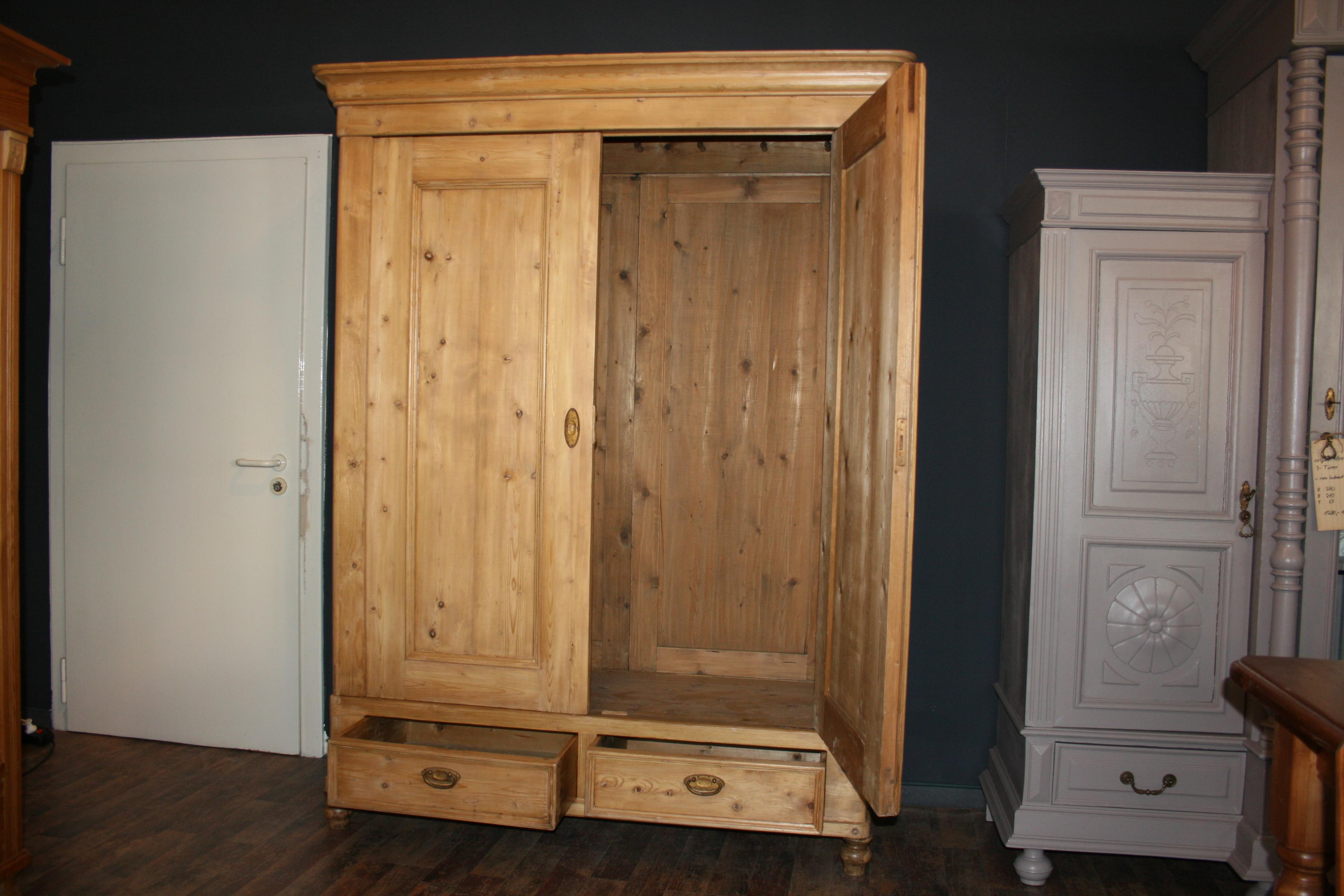 German Art Nouveau Wardrobe Made of Fir Wood, 1900s