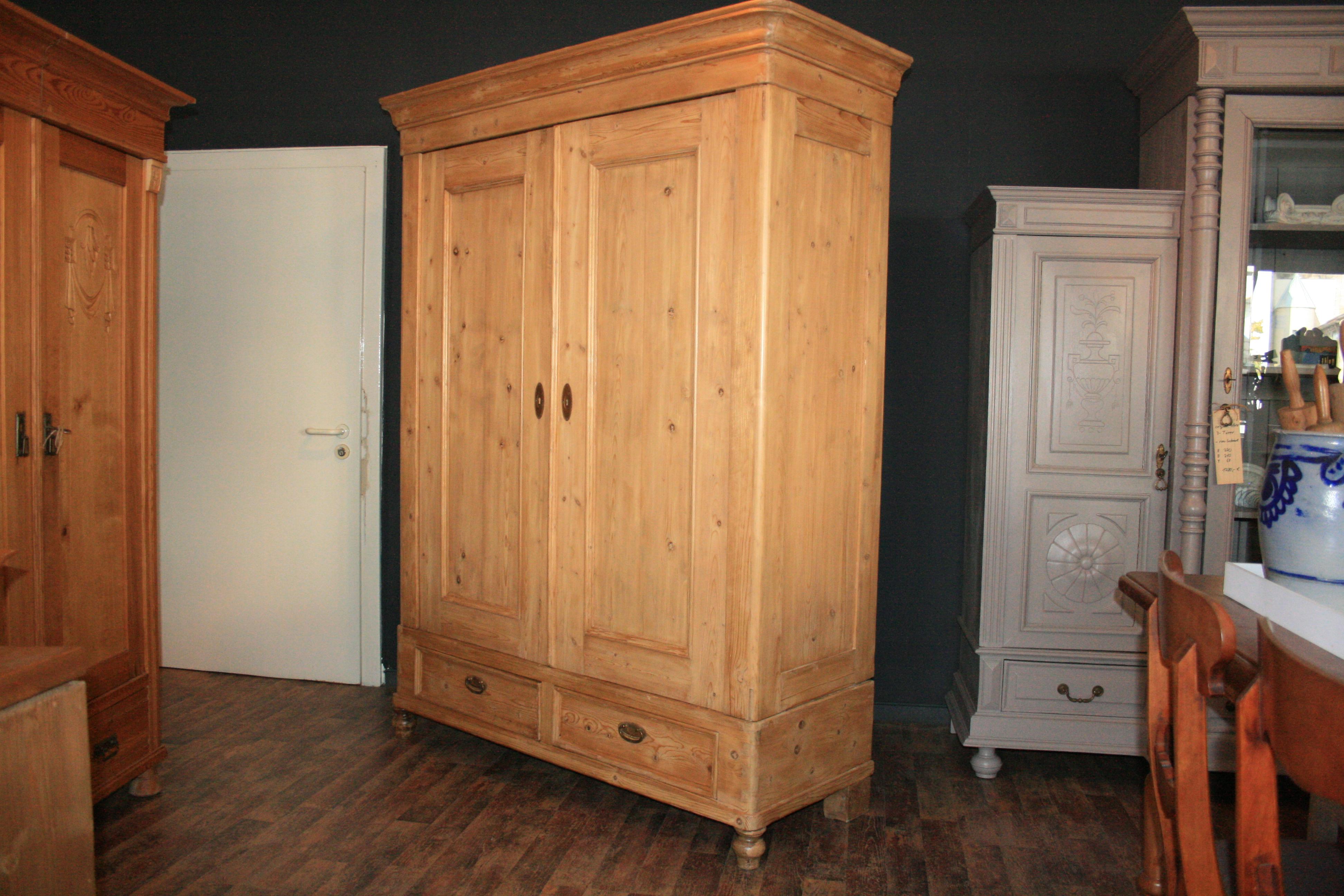 Early 20th Century Art Nouveau Wardrobe Made of Fir Wood, 1900s