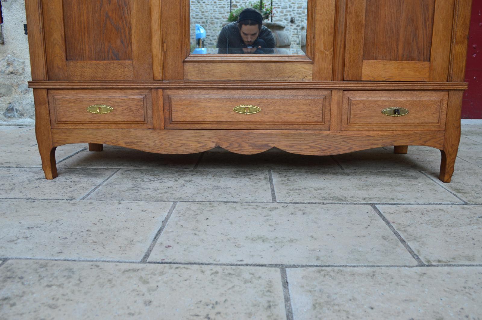 Art Nouveau Wardrobe with Mirror, in Carved Oak, France, circa 1910 3