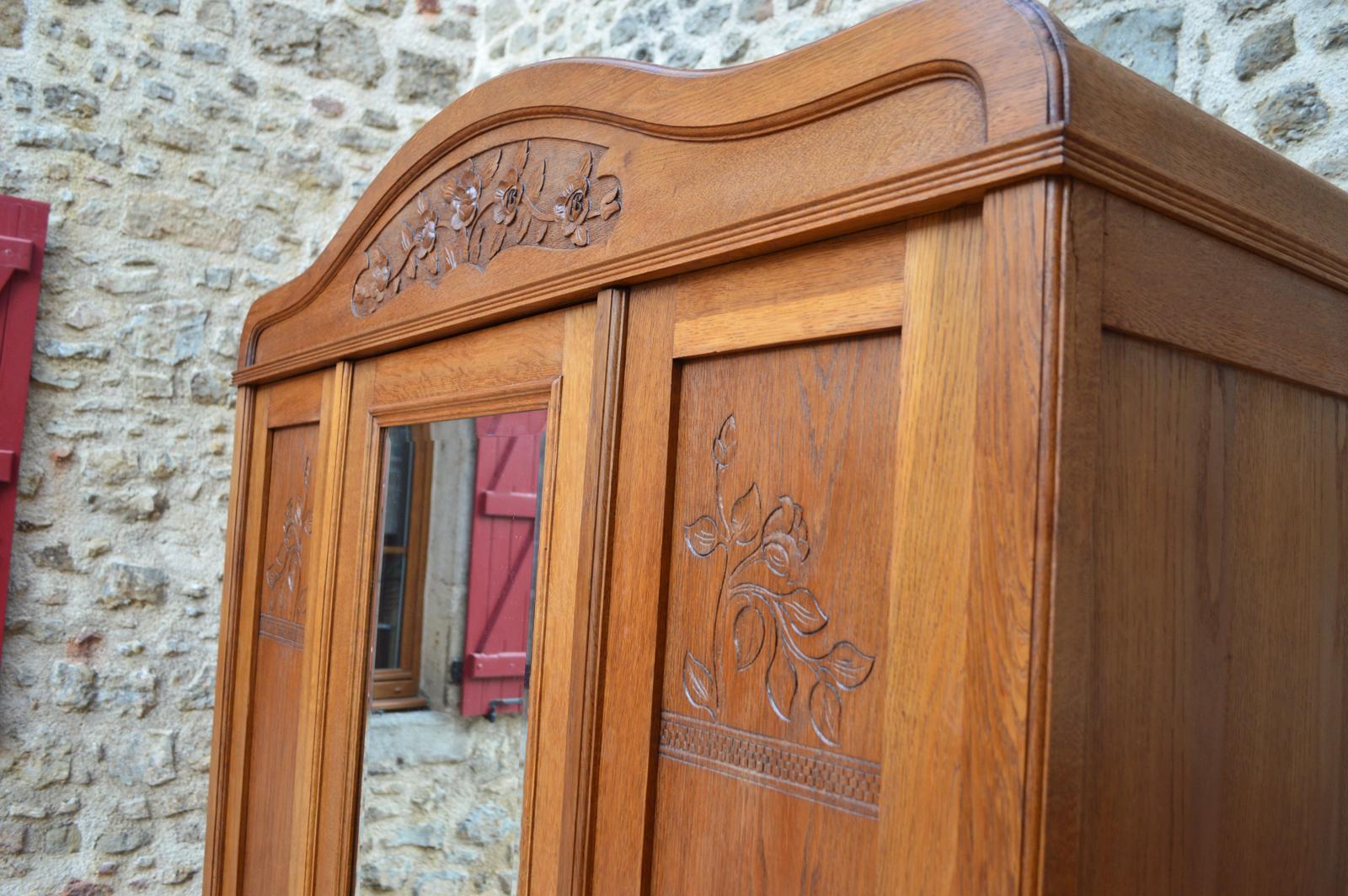 Art Nouveau Wardrobe with Mirror, in Carved Oak, France, circa 1910 1