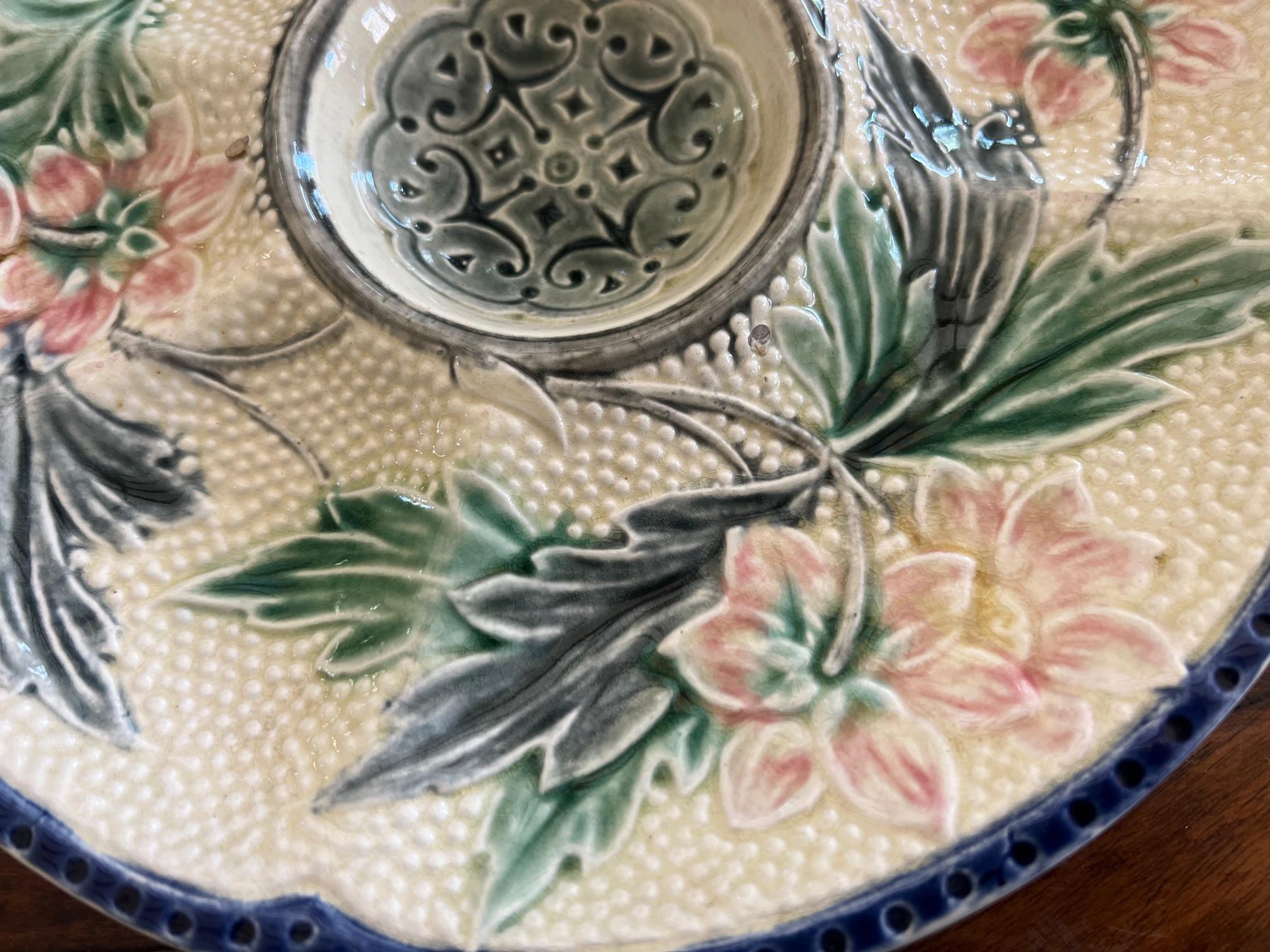 Peint à la main Assiette à huîtres Wasmuel Art Nouveau, Belgique, vers 1890 en vente