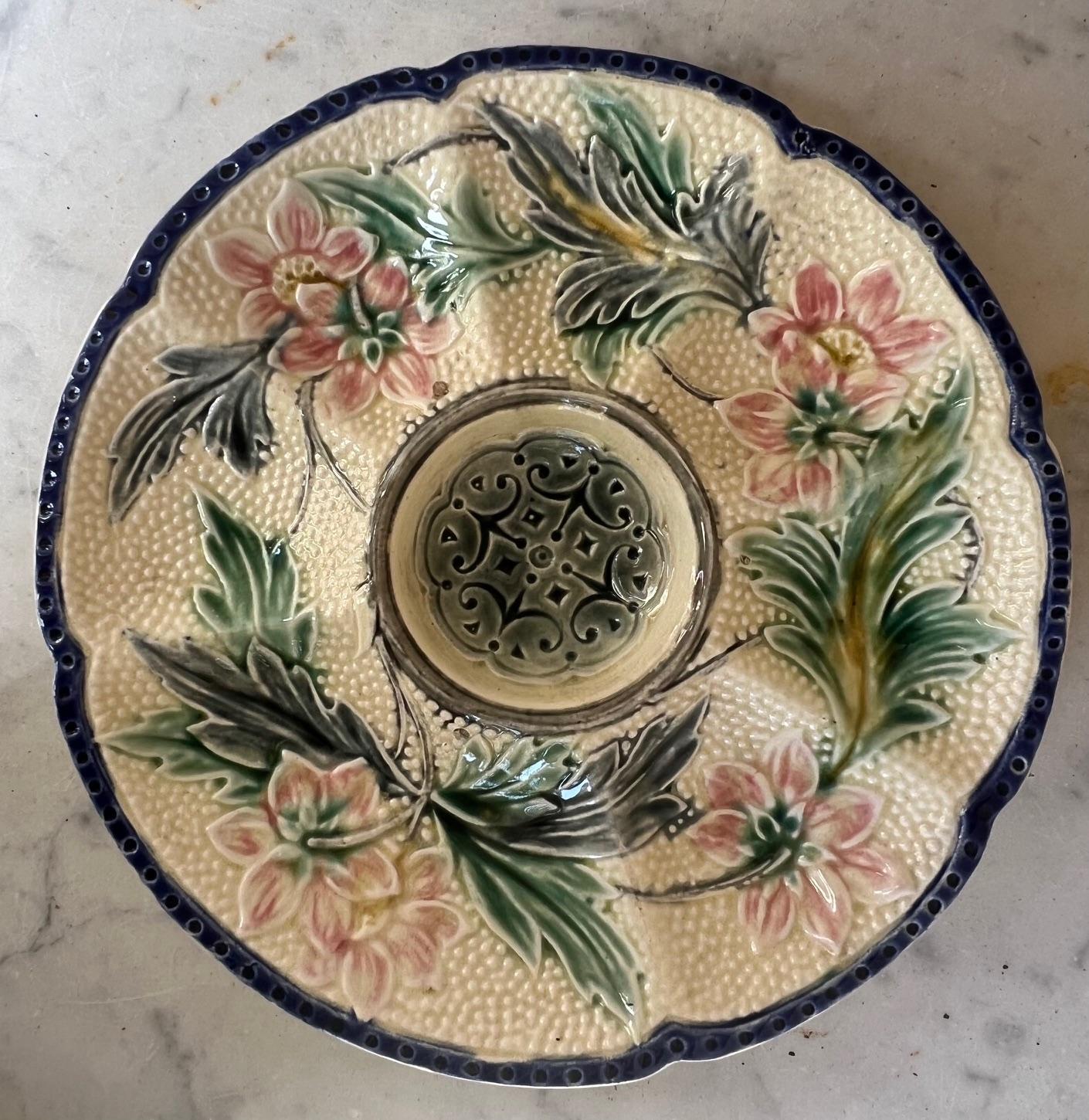 Assiette à huîtres Wasmuel Art Nouveau, Belgique, vers 1890 Bon état - En vente à Ross, CA