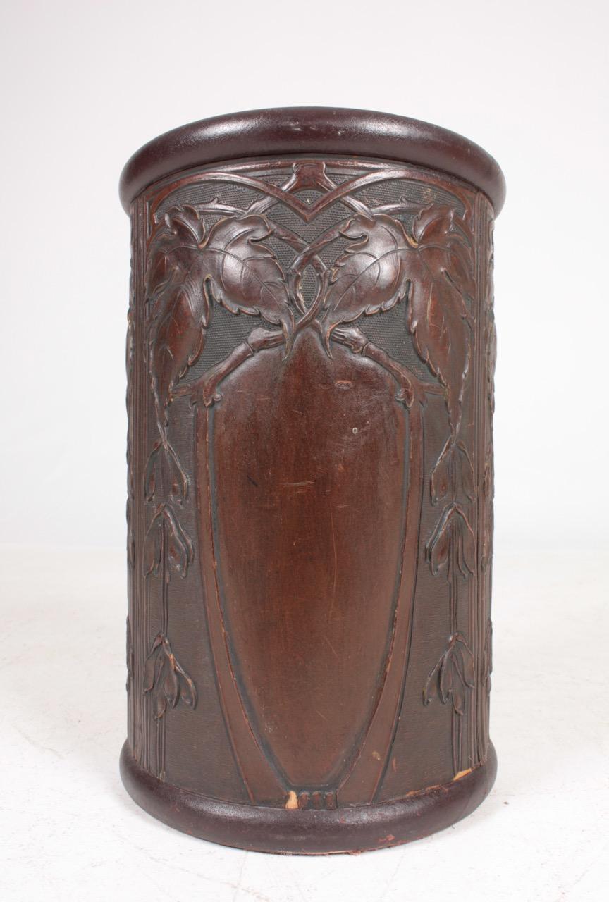 Art Nouveau Waste Bin in Patinated Leather, 1910s In Good Condition For Sale In Lejre, DK