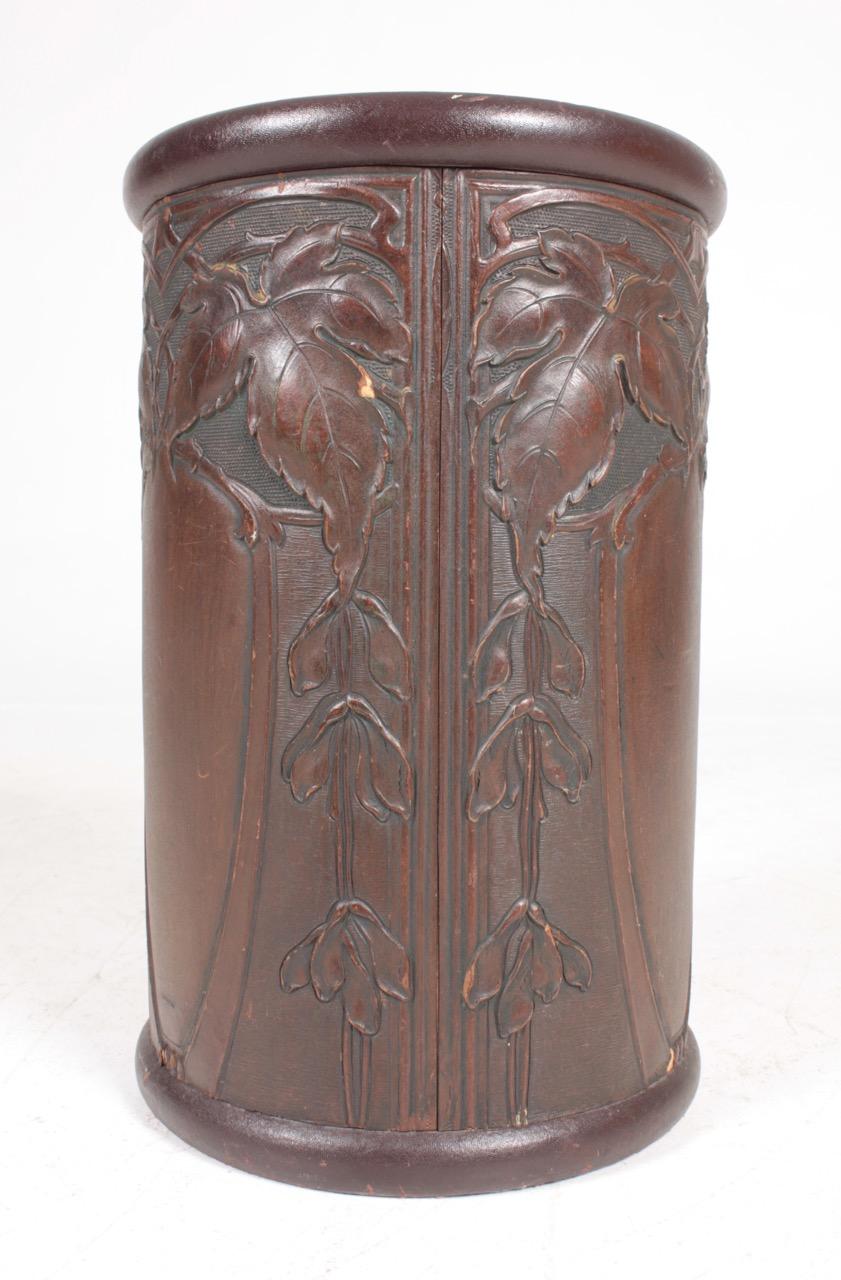 Art Nouveau Waste Bin in Patinated Leather, 1910s For Sale 1