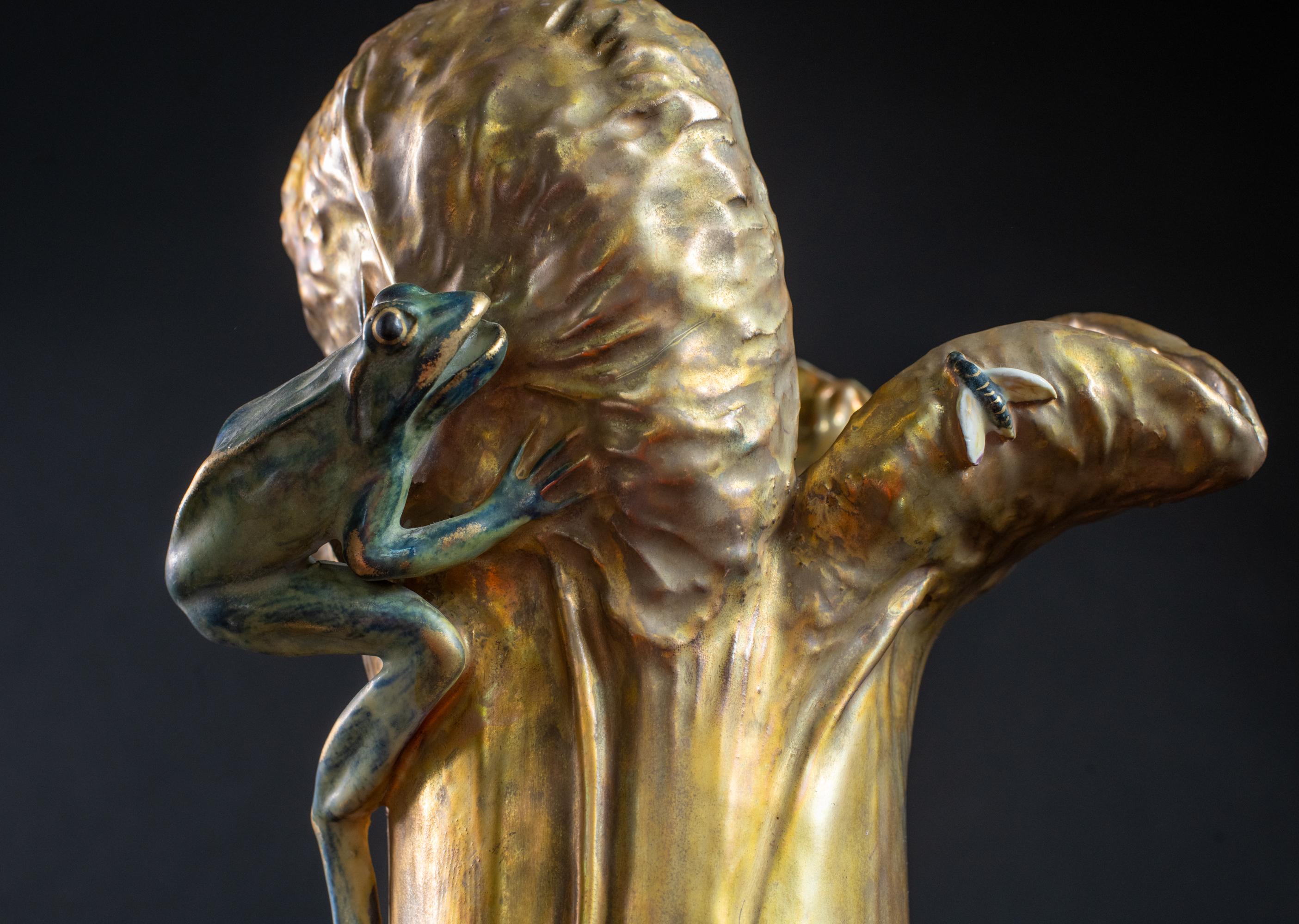 Vase nénuphar Art nouveau avec grenouilles et mouchetures d'eau par Eduard Stellmacher & Co. en vente 4