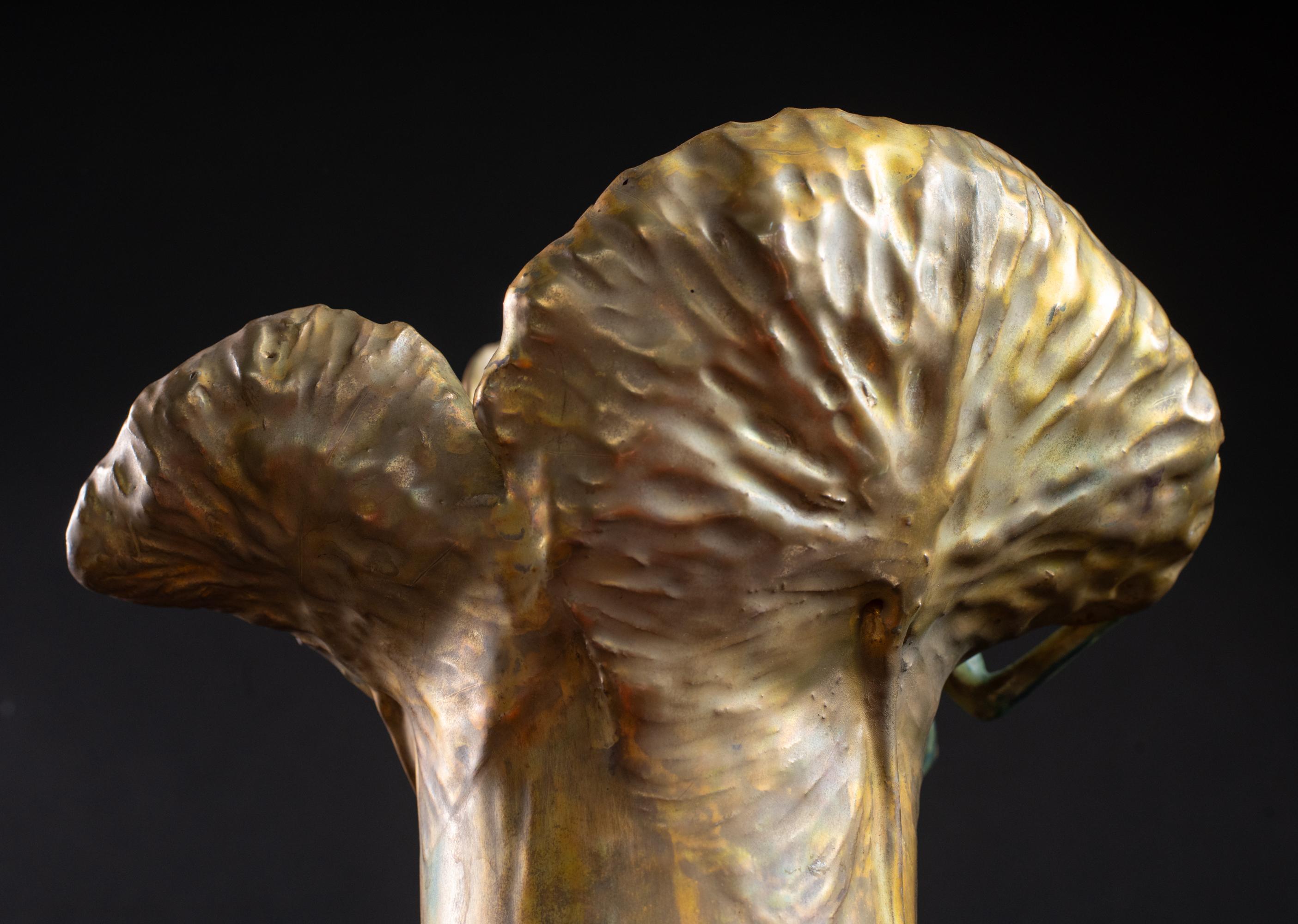 Vase nénuphar Art nouveau avec grenouilles et mouchetures d'eau par Eduard Stellmacher & Co. en vente 6
