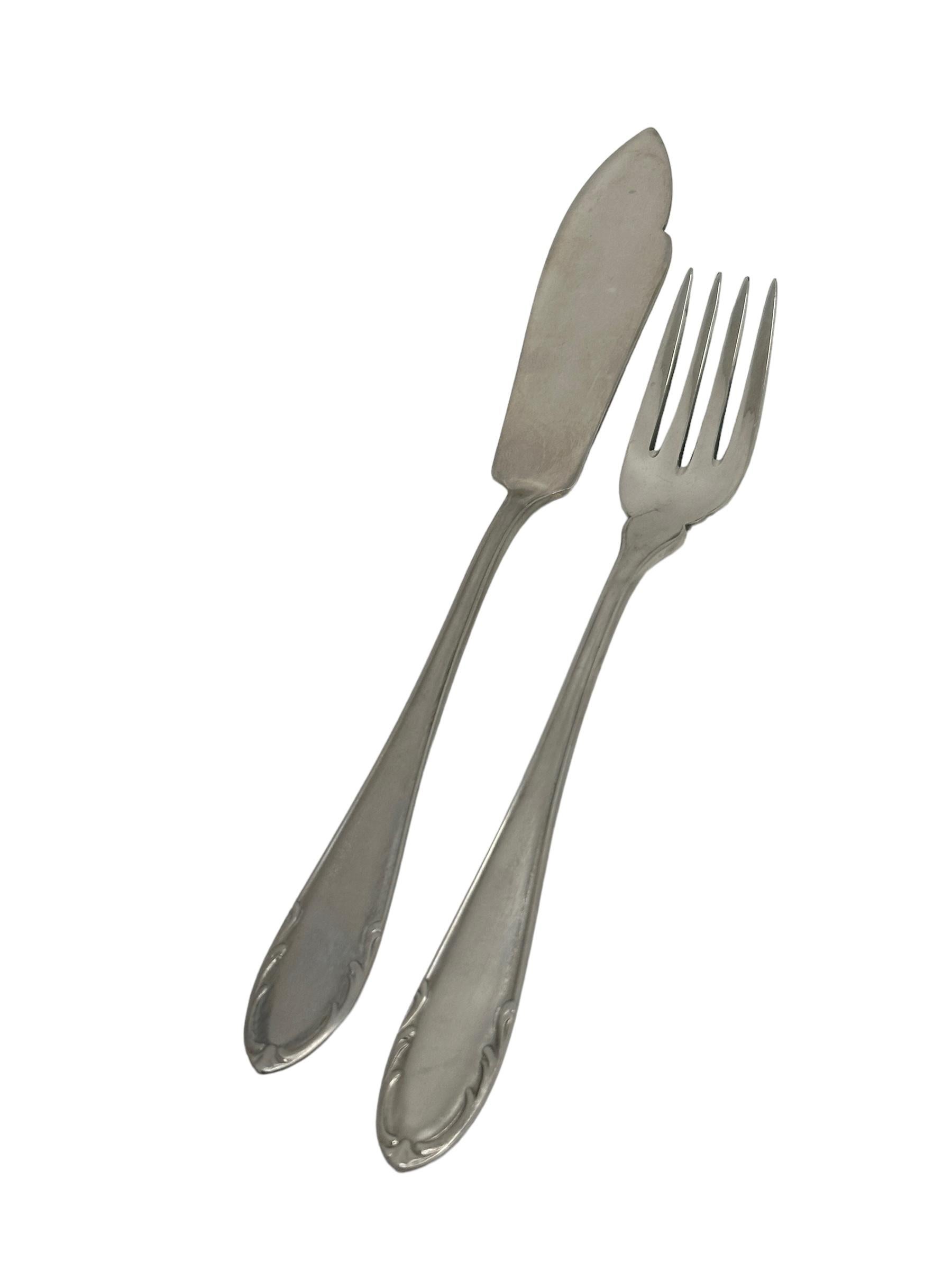 A beautiful Art Nouveau flatware set of 6 knife and 6 forks. A total of 12 pieces, made by Wellner in a beautiful Art Nouveau design. Made of chrome plate metal, it will make a nice addition to any table. Marked with the elephant mark like seen in