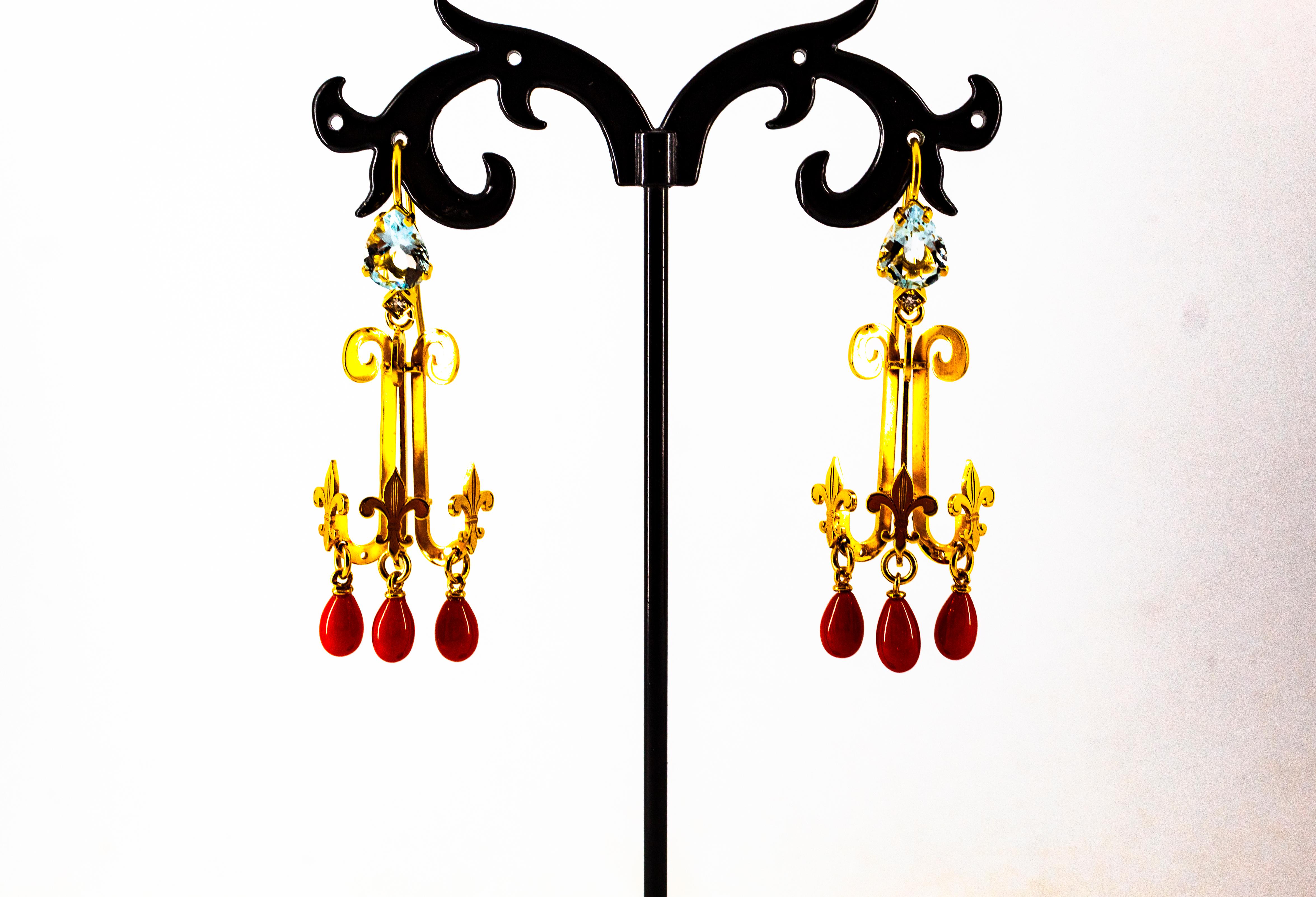 Boucles d'oreilles chandelier Art Nouveau en or jaune, diamants blancs, aigue-marines et corail rouge Unisexe en vente