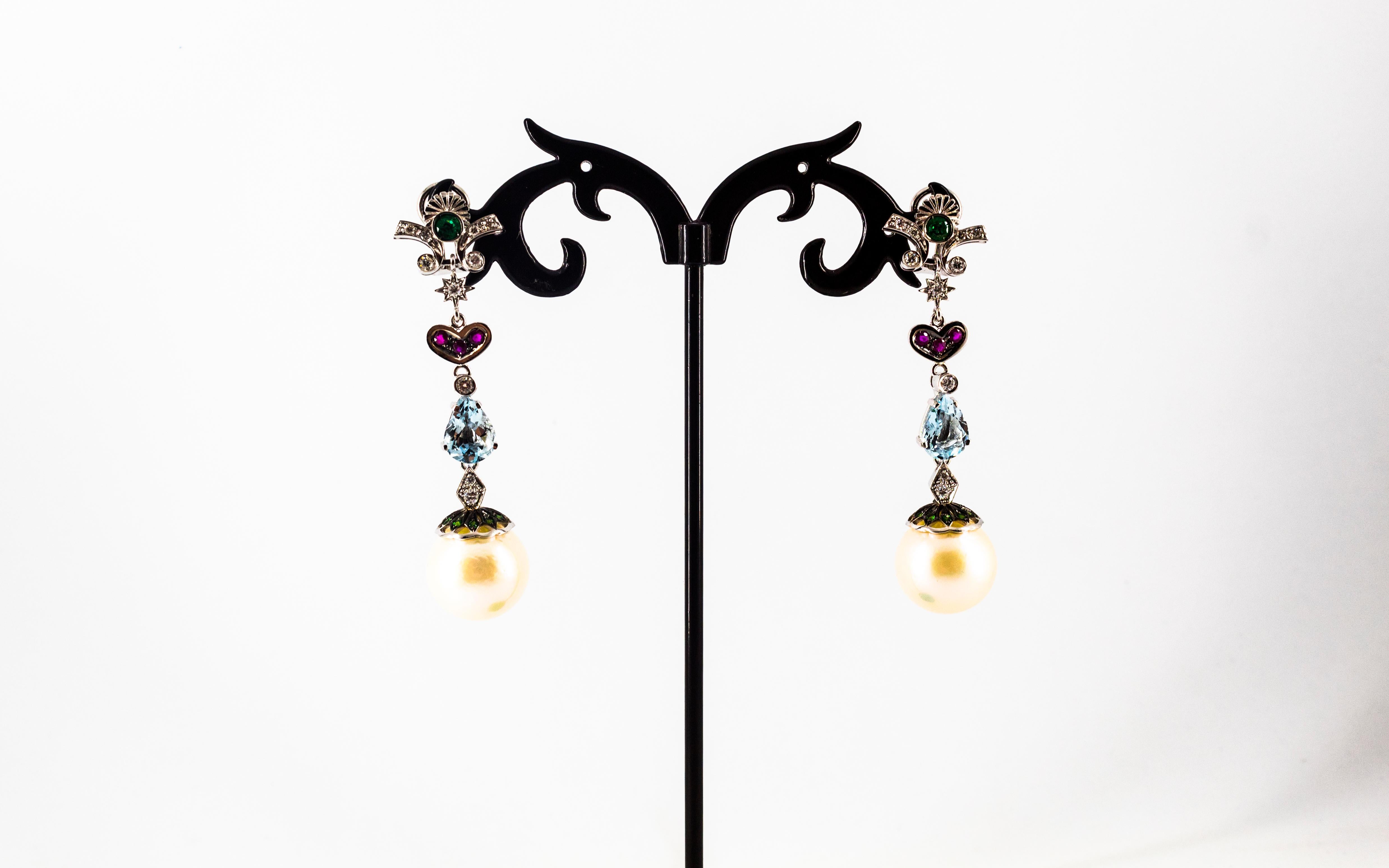 Boucles d'oreilles pendantes Art Nouveau en or blanc, diamant blanc, émeraude, rubis, aigue-marine et perle en vente 5