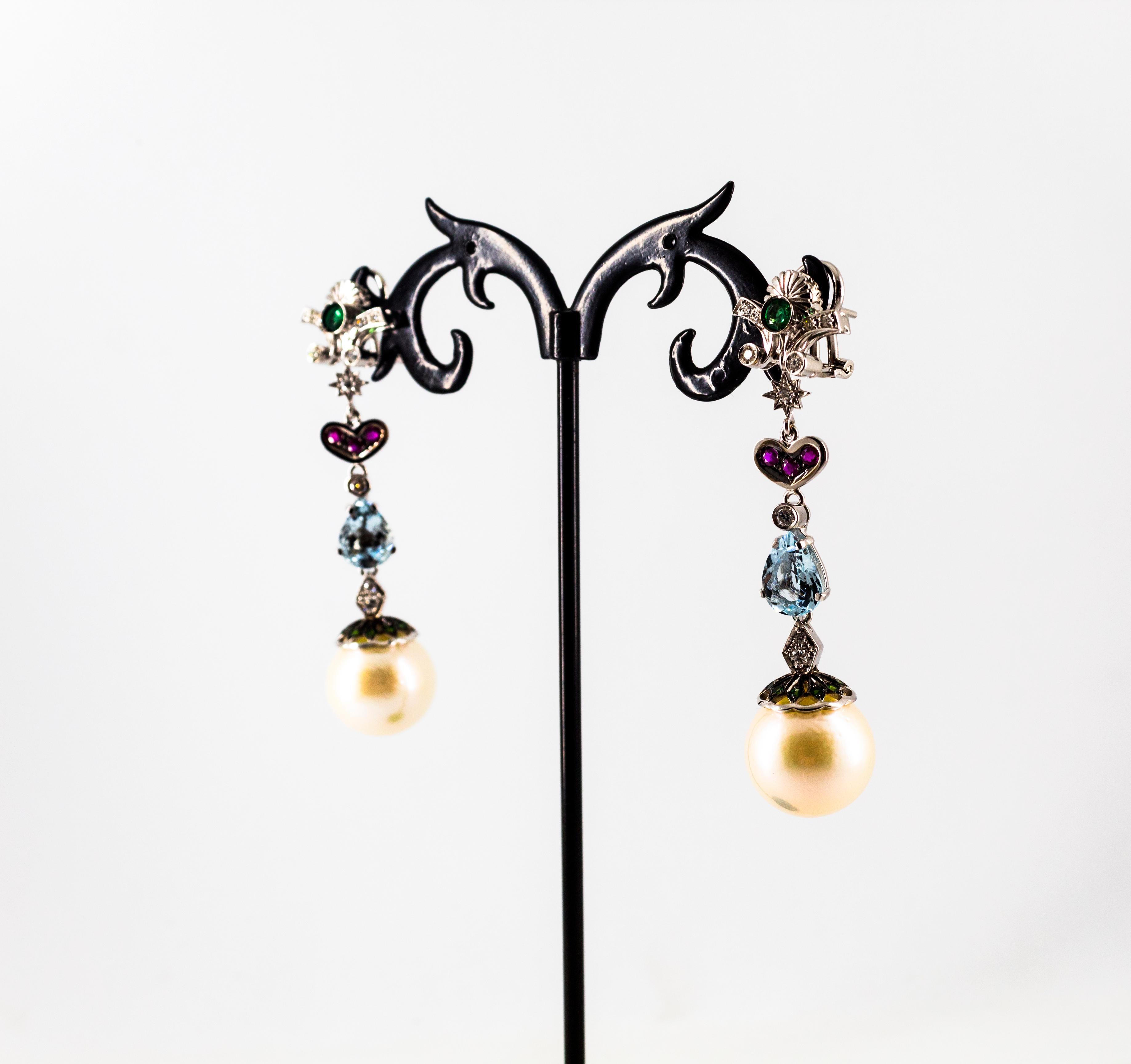 Boucles d'oreilles pendantes Art Nouveau en or blanc, diamant blanc, émeraude, rubis, aigue-marine et perle en vente 9