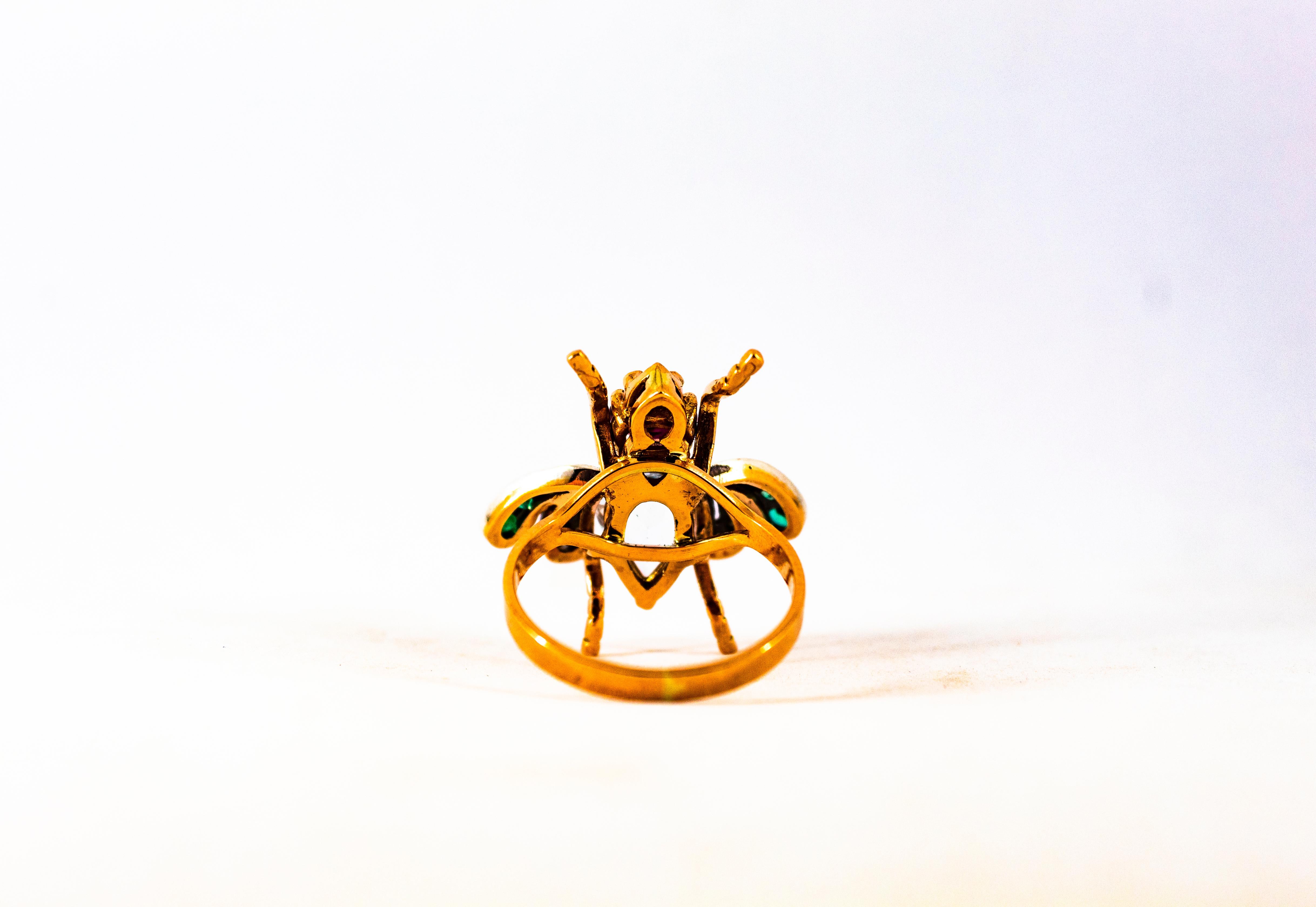 Bague cocktail Art Nouveau en or jaune avec diamant blanc, émeraude, rubis et aigue-marine en vente 4