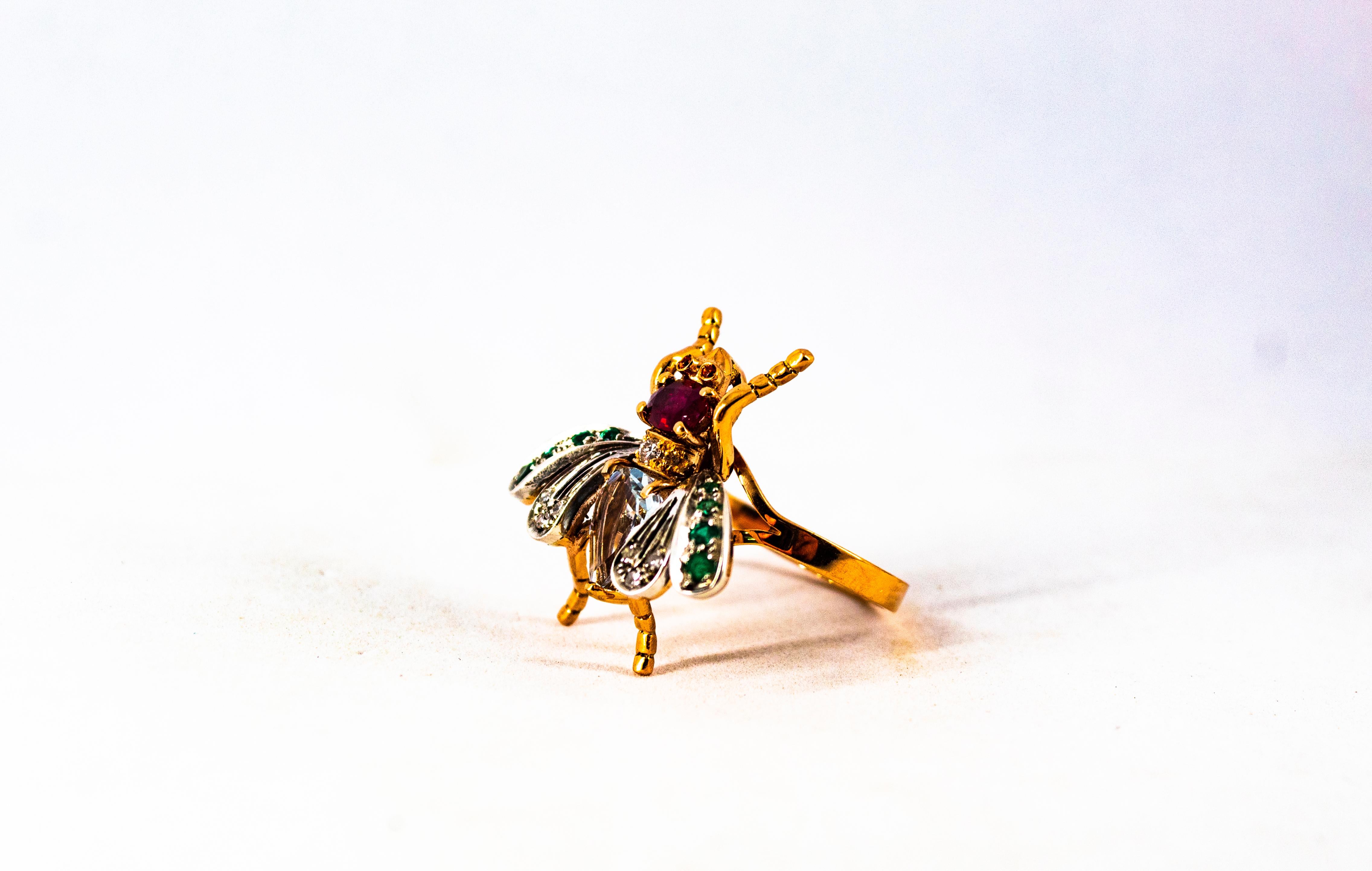 Bague cocktail Art Nouveau en or jaune avec diamant blanc, émeraude, rubis et aigue-marine en vente 3