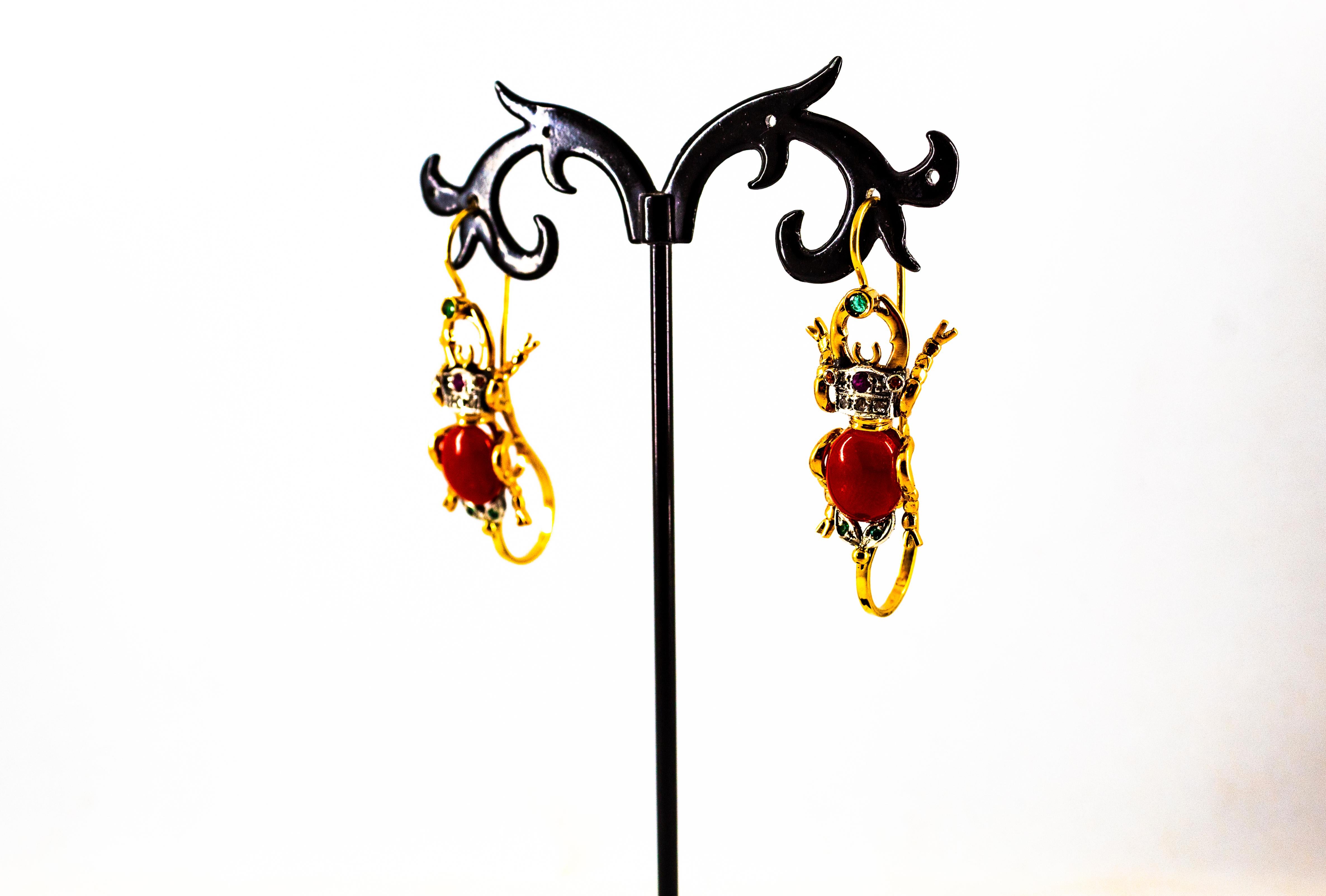 Boucles d'oreilles à levier Art Nouveau en or jaune avec diamants blancs, émeraudes, rubis, corail rouge en vente 4