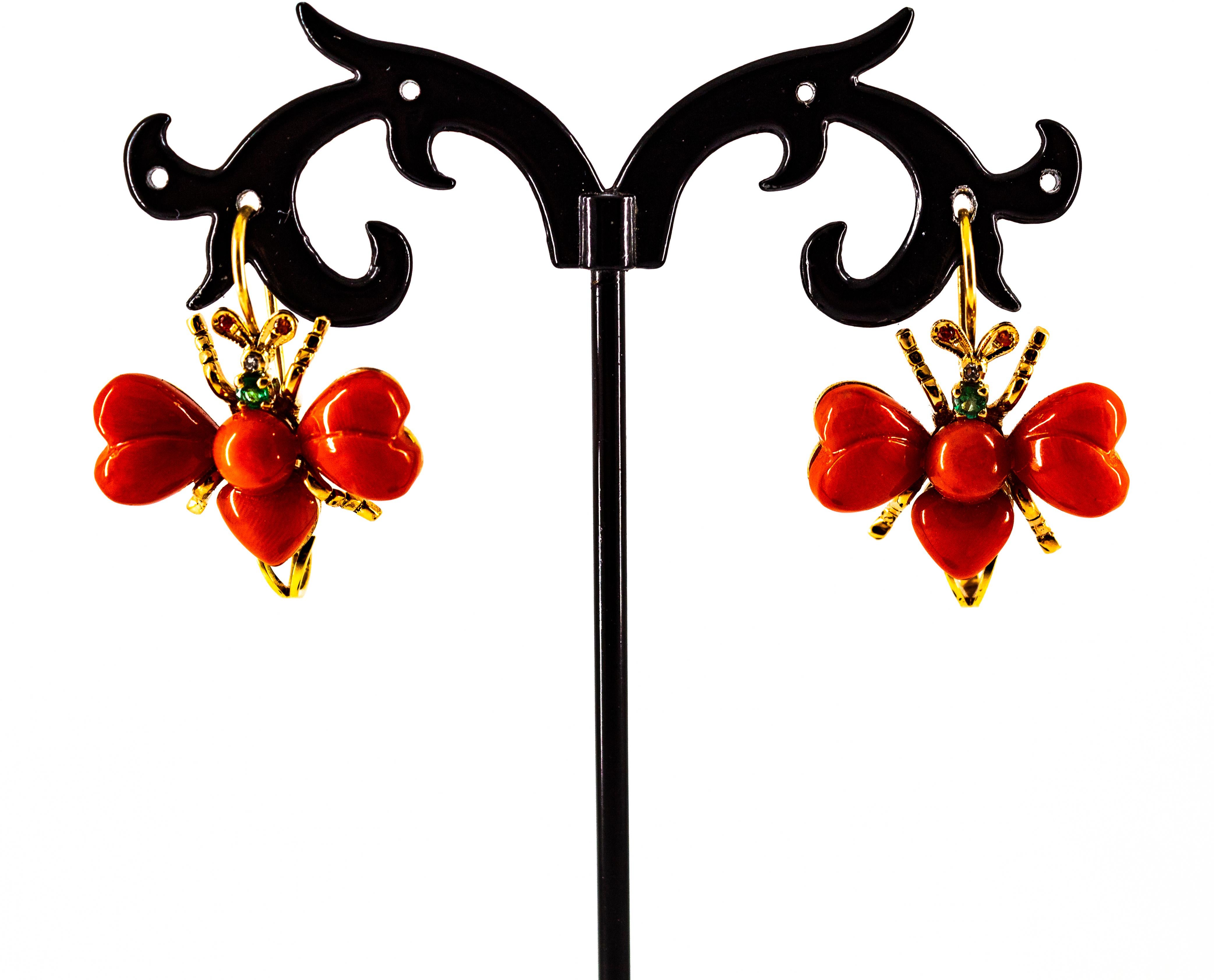 Boucles d'oreilles à levier Art Nouveau en or jaune avec diamants blancs, émeraudes, rubis, corail rouge Unisexe en vente