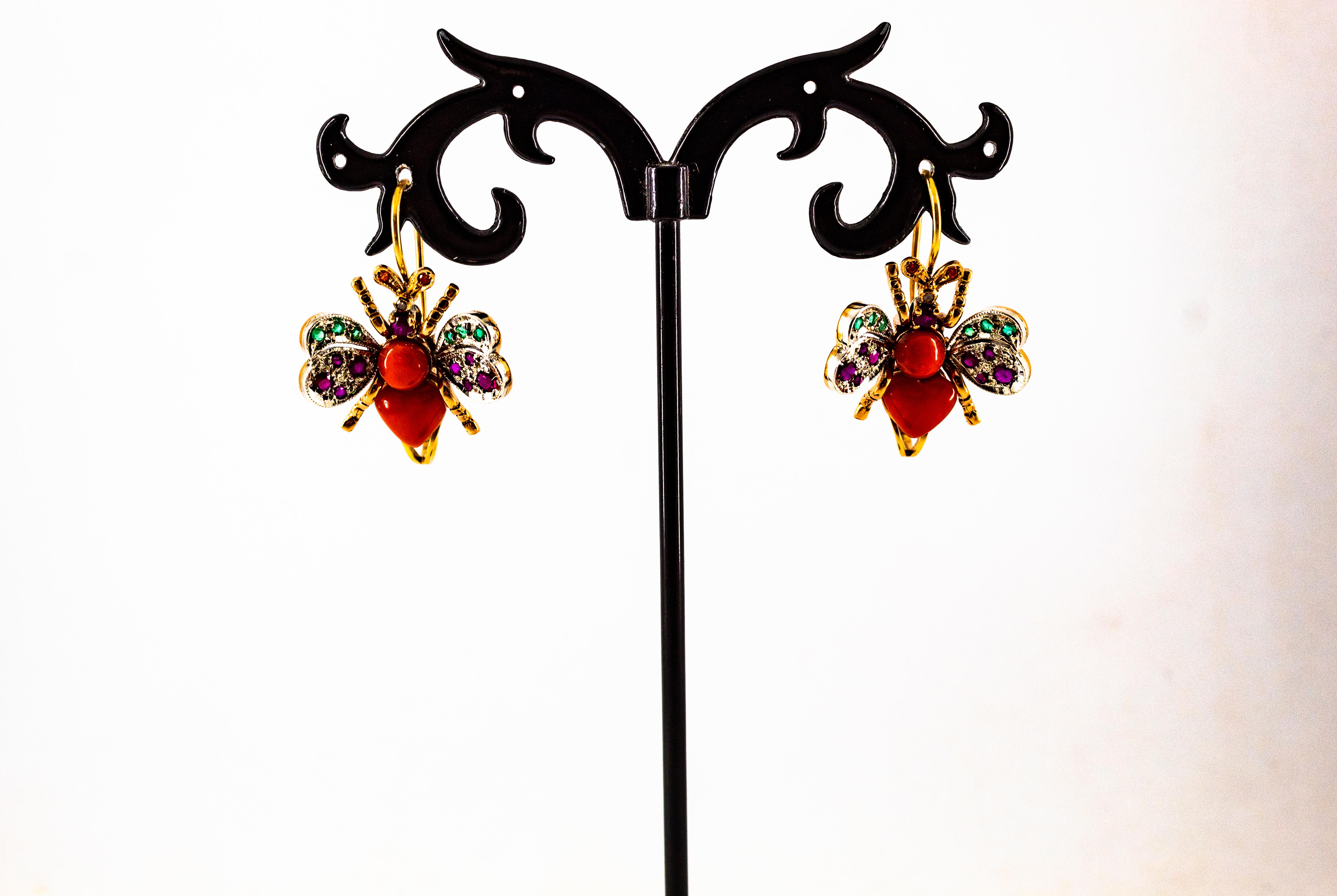 Boucles d'oreilles à levier Art Nouveau en or jaune avec diamants blancs, émeraudes, rubis, corail rouge en vente 3