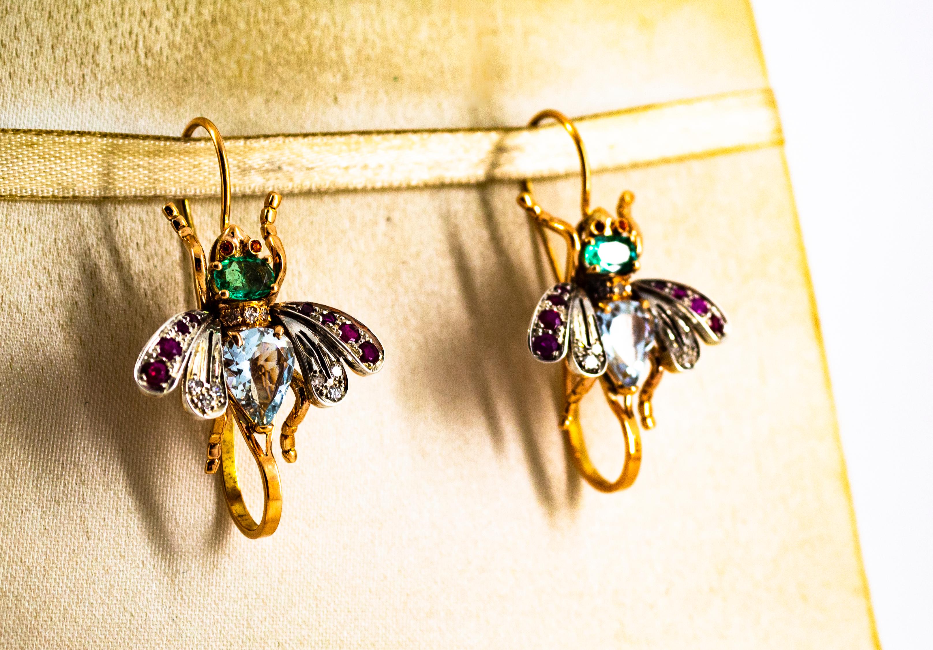 Taille brillant Boucles d'oreilles en goutte Art Nouveau en or jaune avec diamants blancs, rubis, émeraudes et aigue-marines en vente