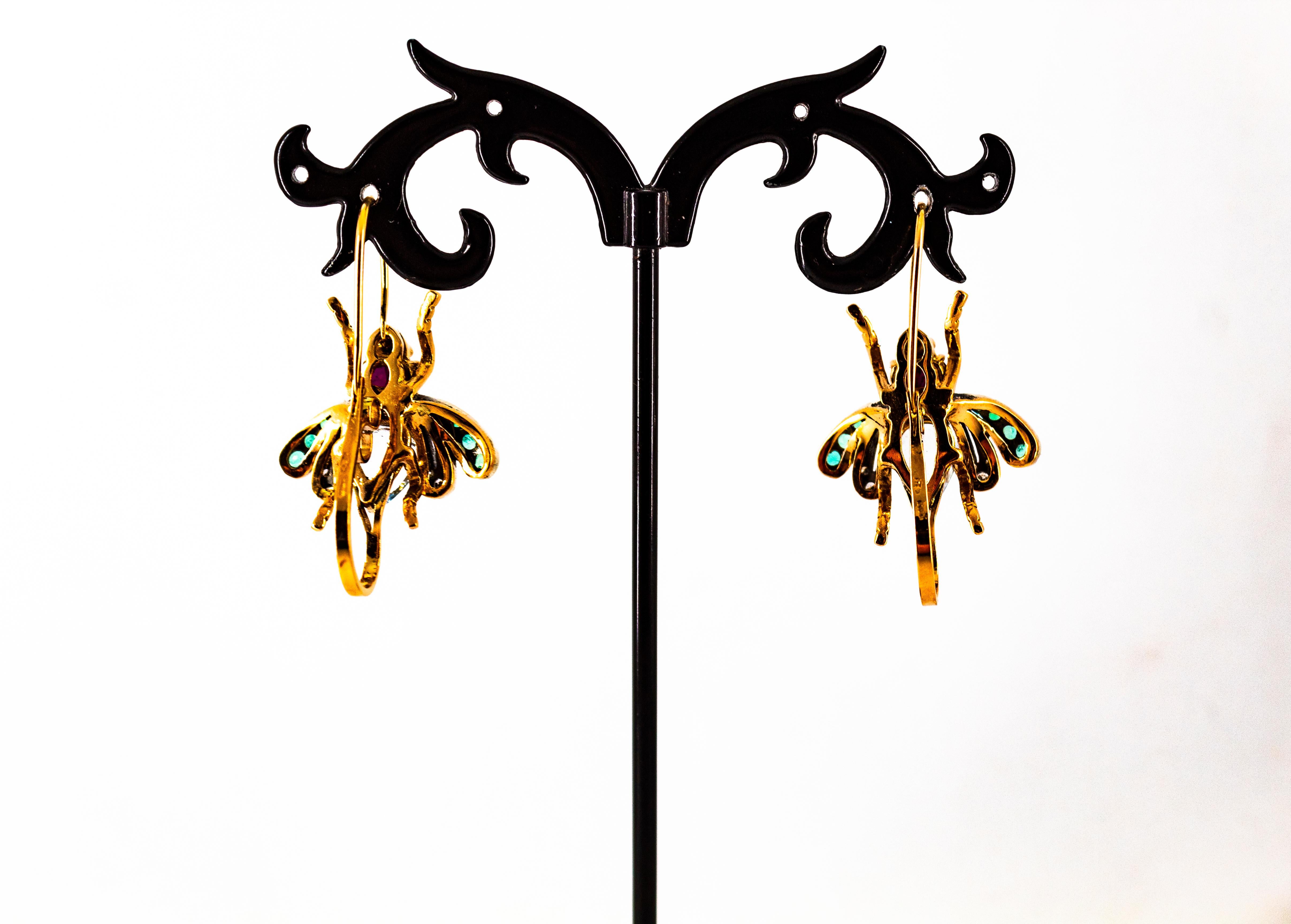 Boucles d'oreilles en goutte Art Nouveau en or jaune avec diamants blancs, rubis, émeraudes et aigue-marines en vente 3
