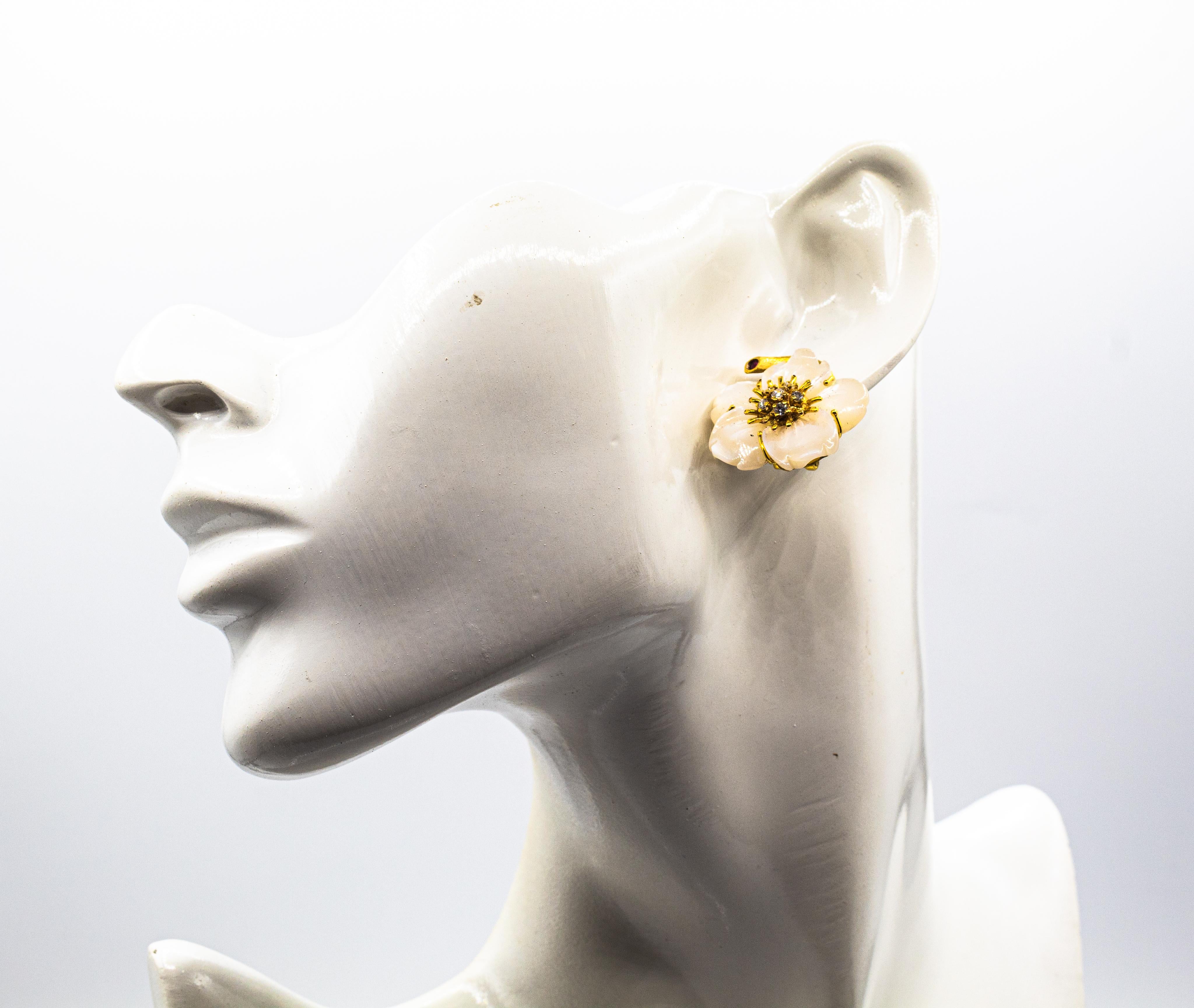 Jugendstil-Ohrringe mit weißen Diamanten, Rubin und Perlmutt in Gelbgold im Angebot 6