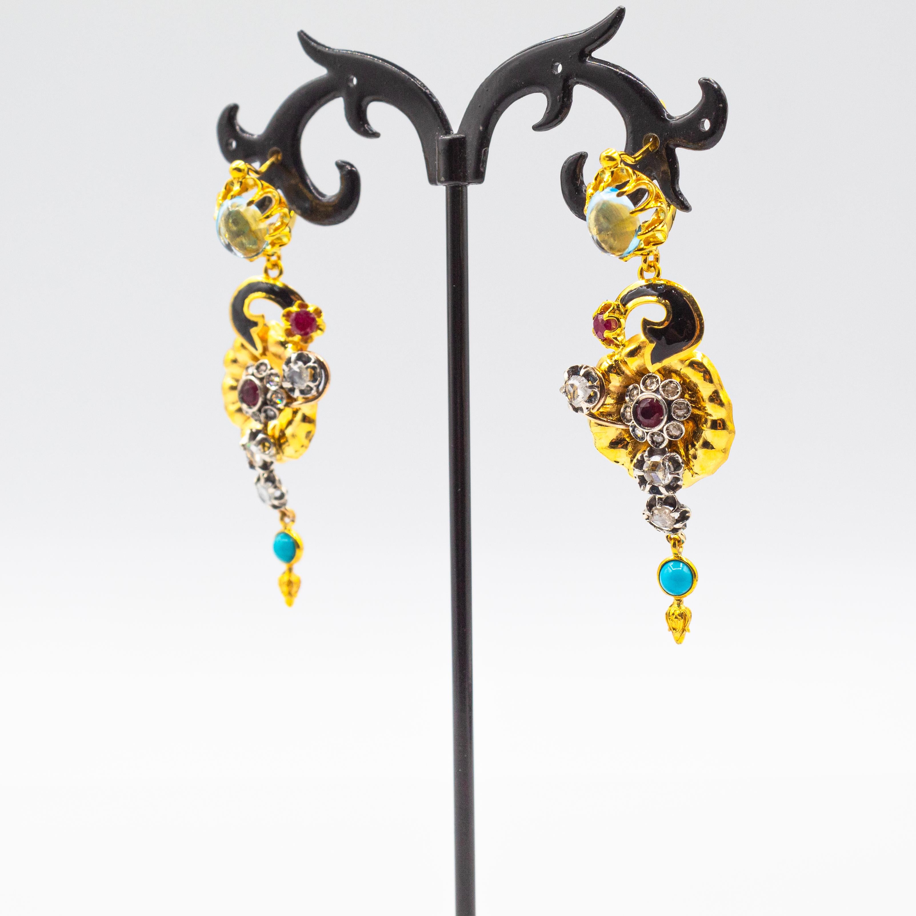 da uomo o donna Orecchini Art Nouveau con diamanti bianchi, turchese, rubino, topazio blu, oro giallo e fiori in vendita