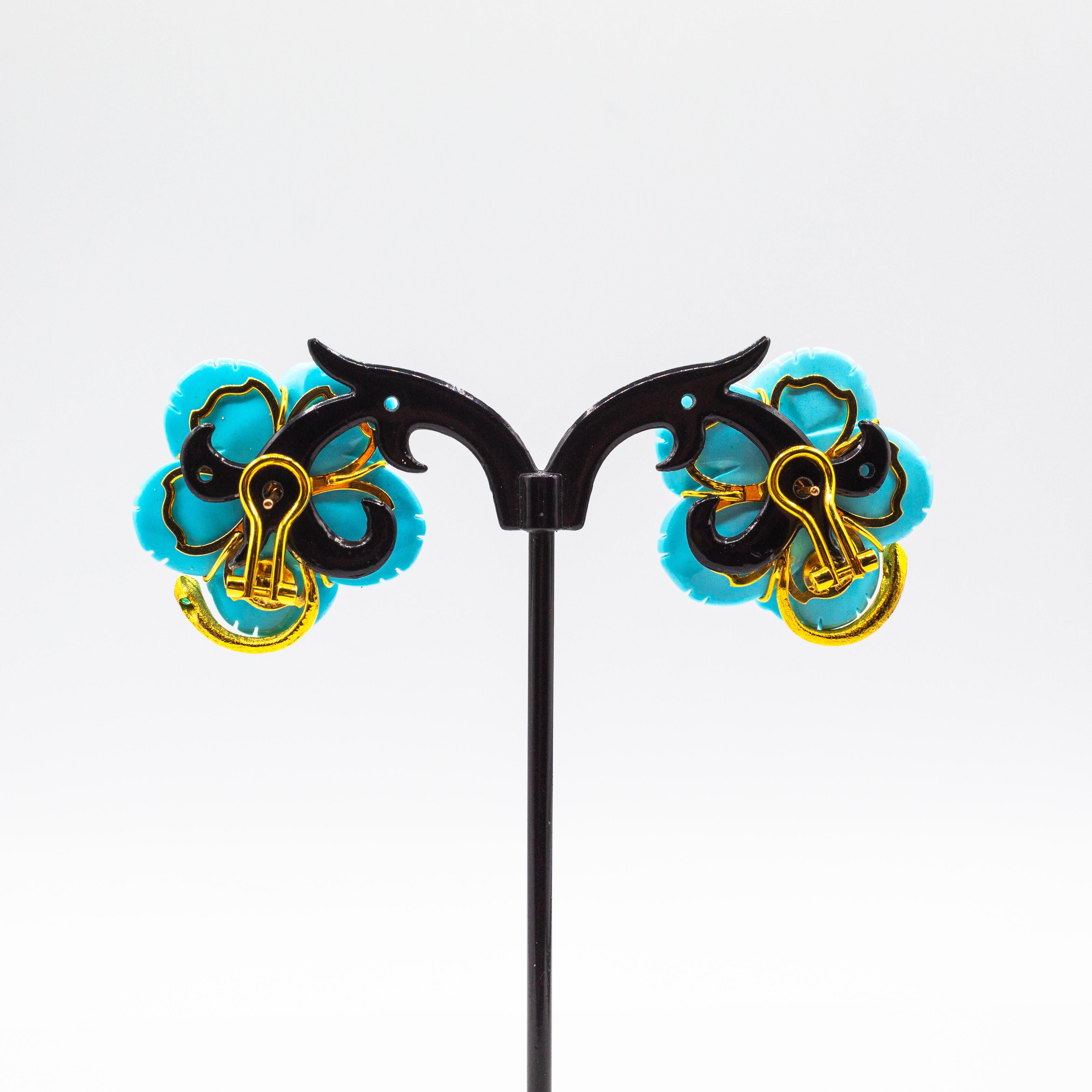 Taglio brillante Art Nouveau White Diamond Turquoise Ruby Yellow Gold Clip-On Flowers Earrings in vendita