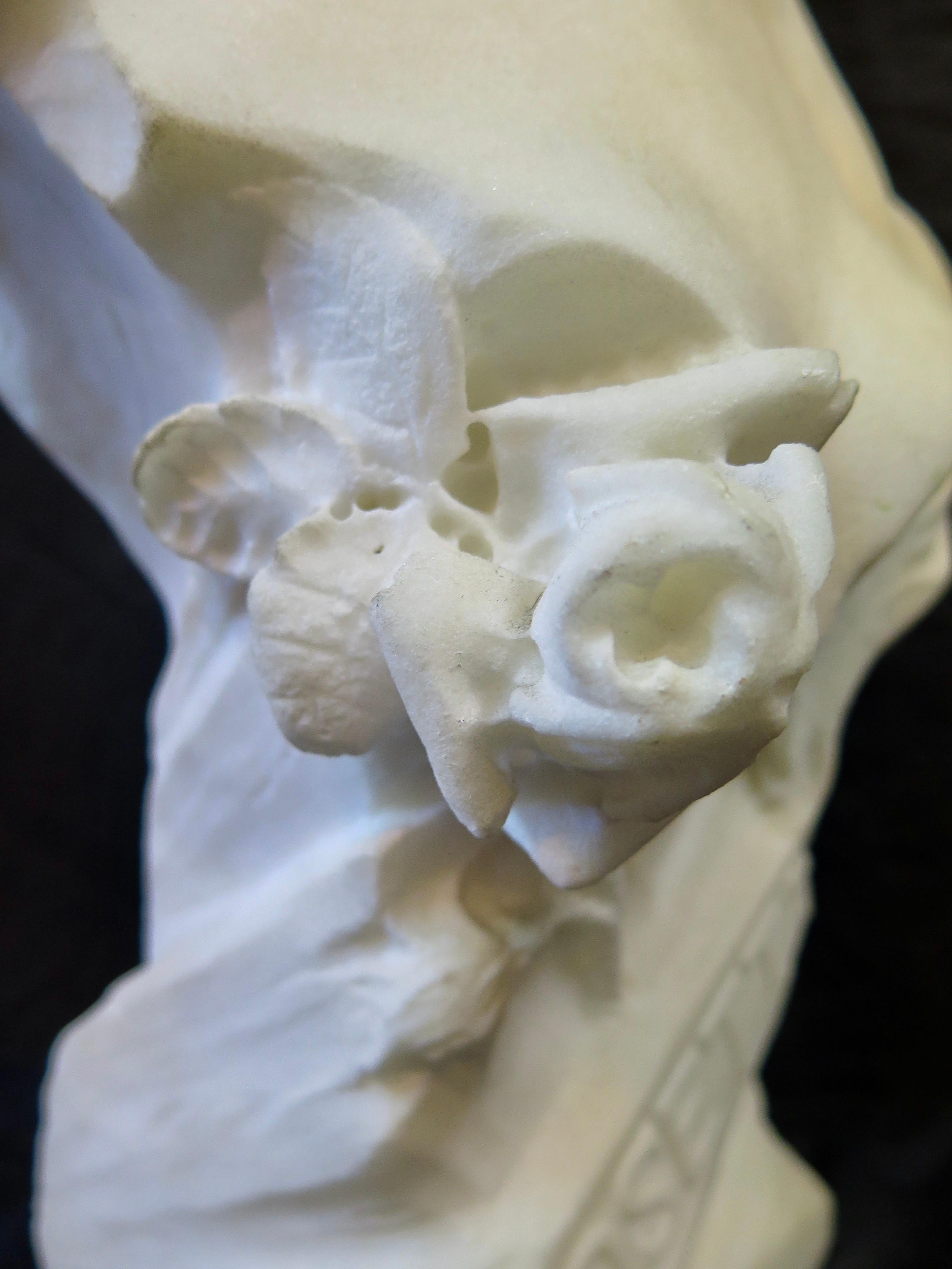 Art Nouveau White Marble Bust of a Young Woman For Sale 3