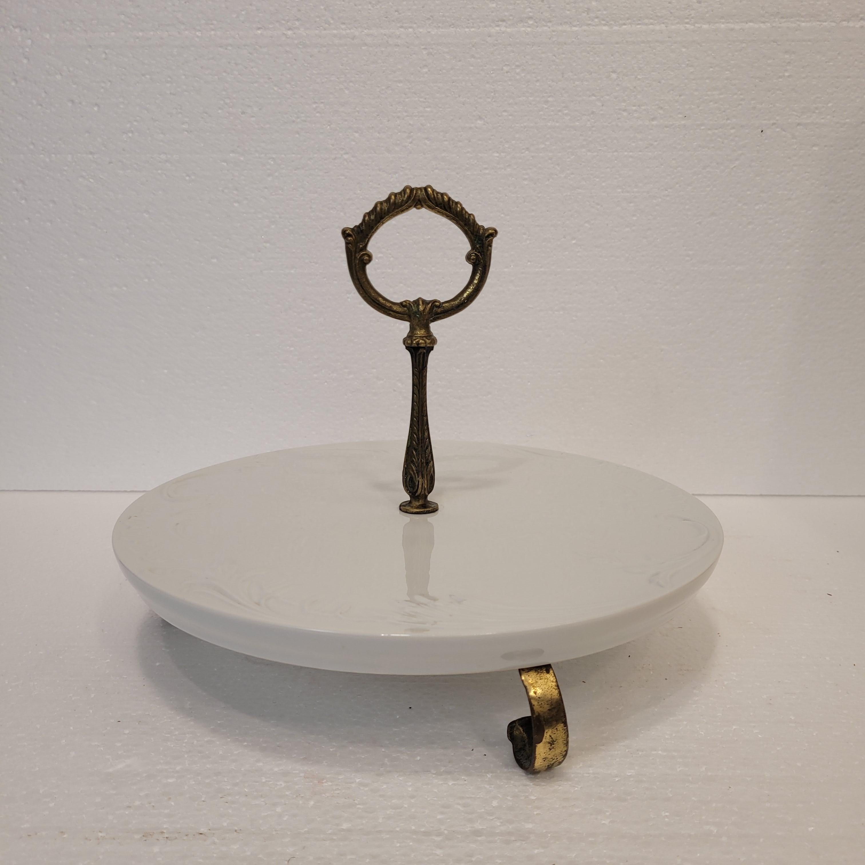 Tortenplatte aus weißem Porzellan im Jugendstil aus Limoges, Frankreich für Damen oder Herren im Angebot