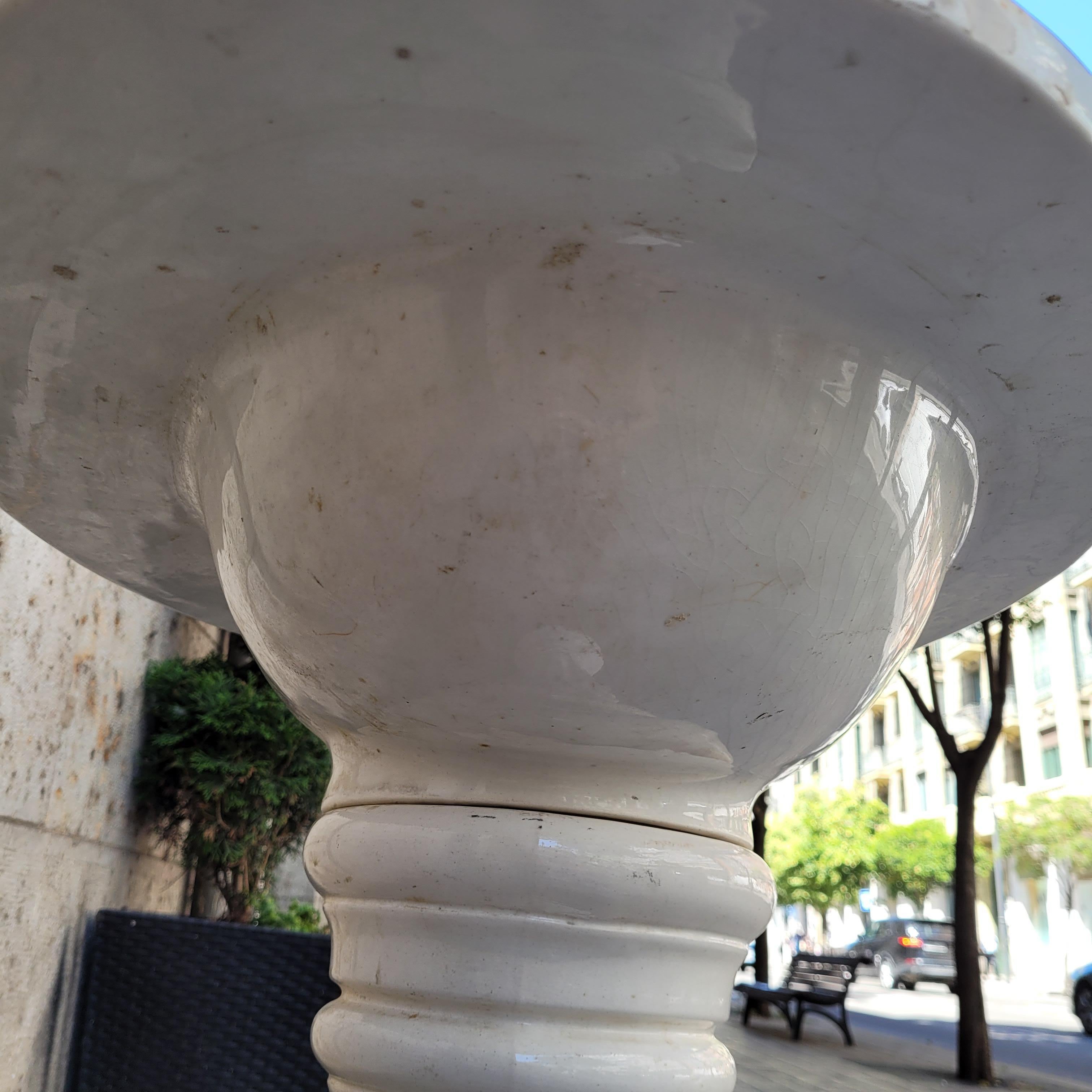 Jugendstil Waschbecken aus weißem Porzellan mit Pilaster Frankreich im Angebot 12