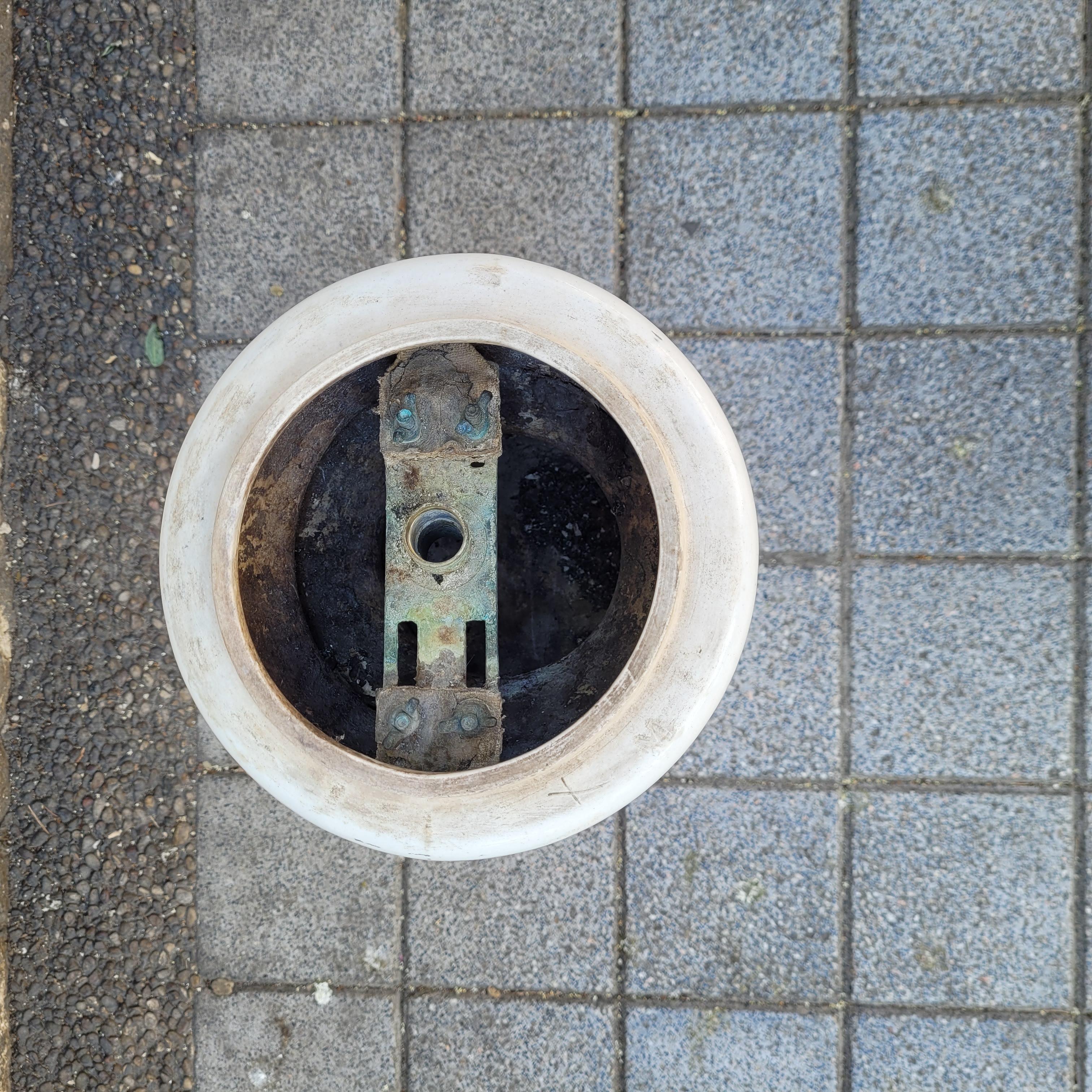Jugendstil Waschbecken aus weißem Porzellan mit Pilaster Frankreich im Zustand „Gut“ im Angebot in Valladolid, ES
