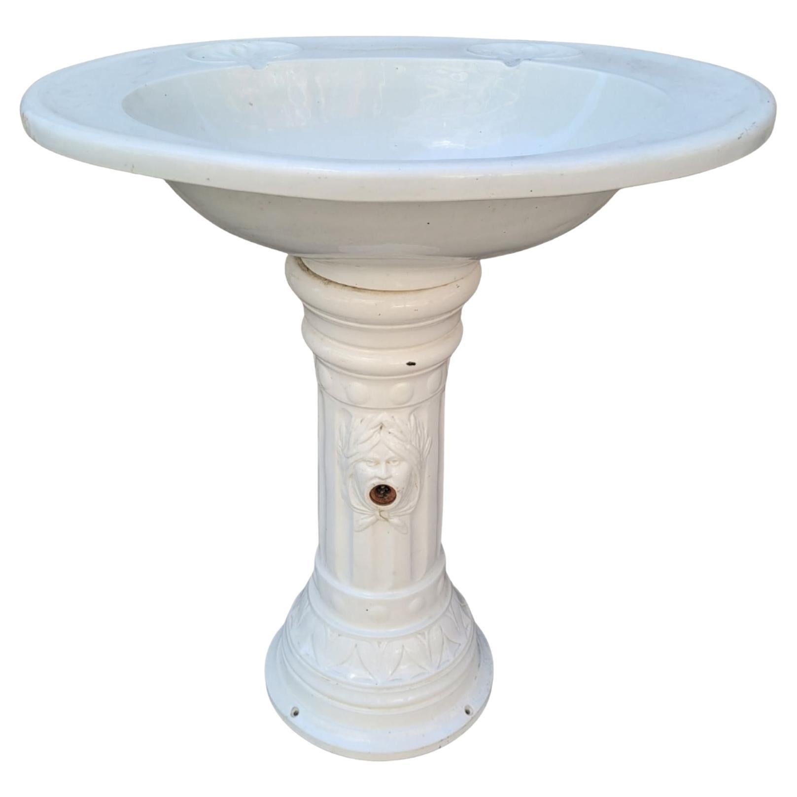Jugendstil Waschbecken aus weißem Porzellan mit Pilaster Frankreich