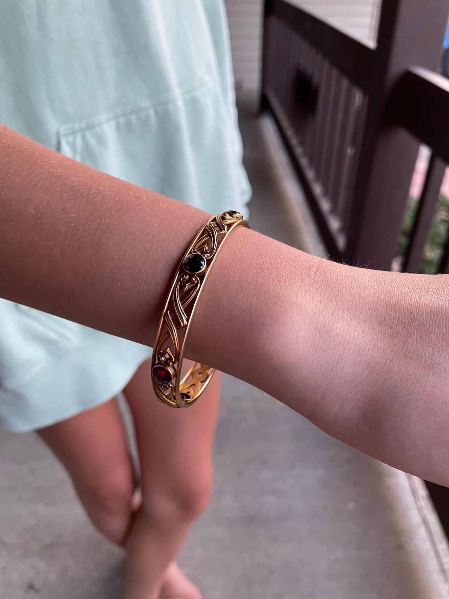 Art Nouveau Whiteside and Blank Garnet Filigree 14 Karat Yellow Gold Bangle 5