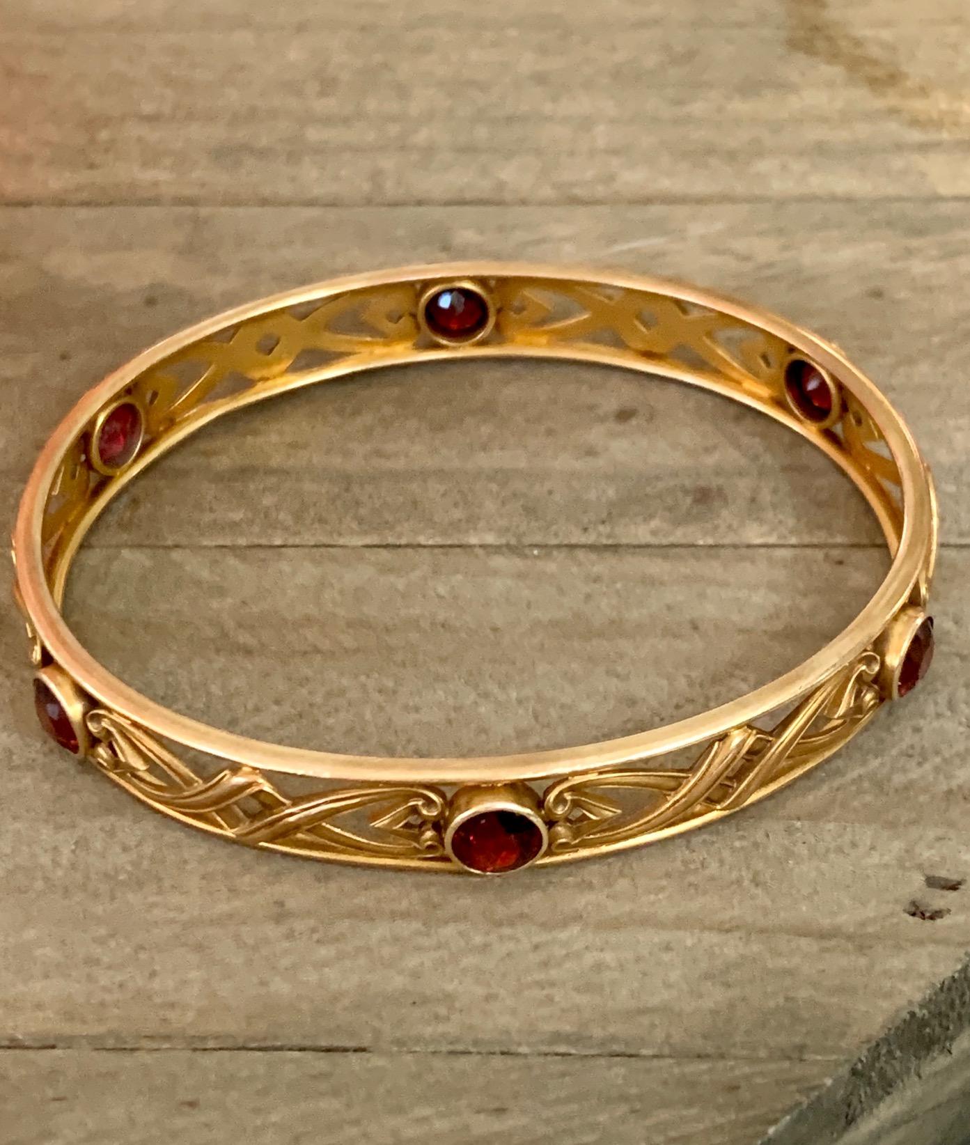 Art Nouveau Whiteside and Blank Garnet Filigree 14 Karat Yellow Gold Bangle 2