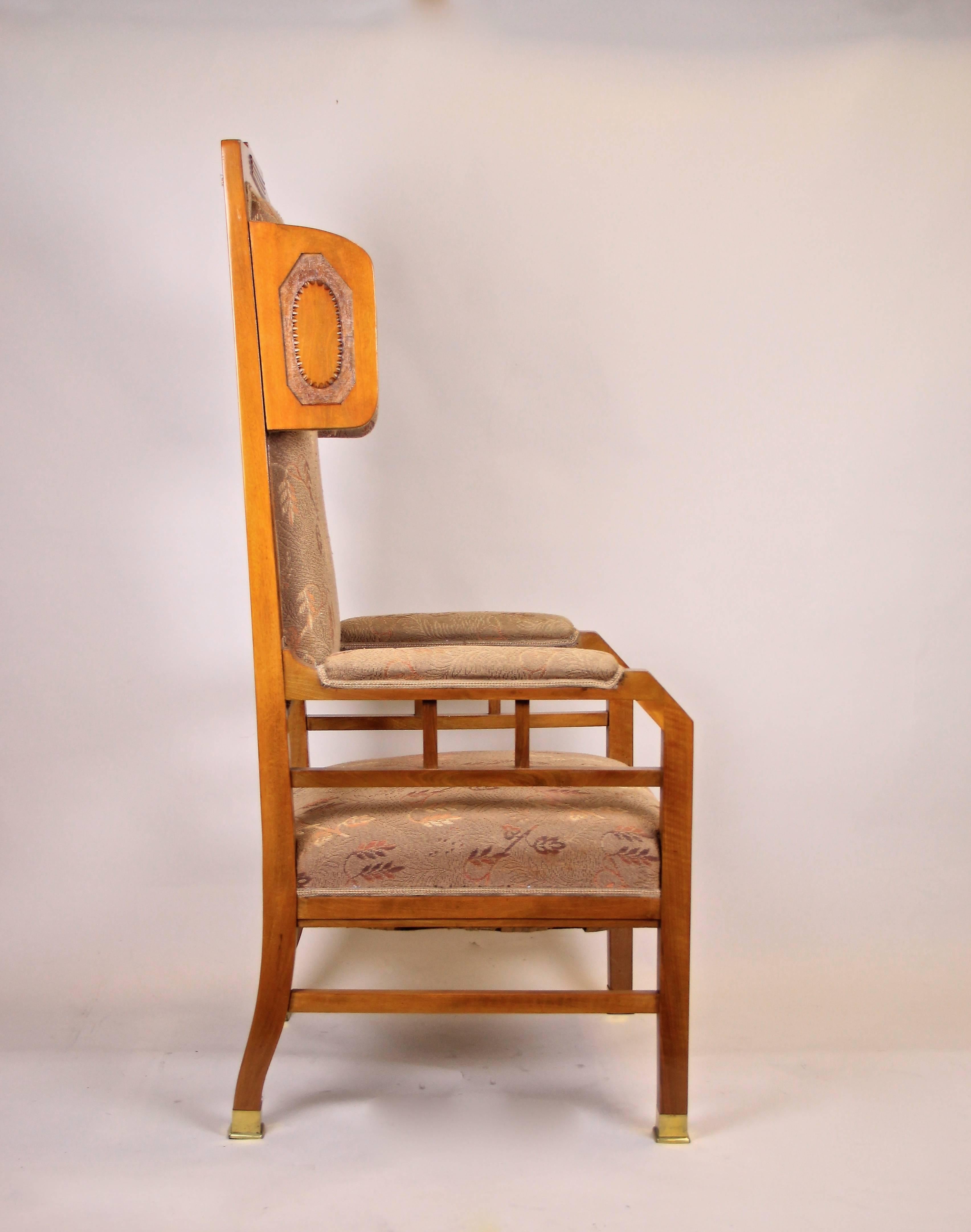 Art Nouveau Wing Chair Nut Wood with Original Upholstery, Austria, circa 1905 In Good Condition In Lichtenberg, AT