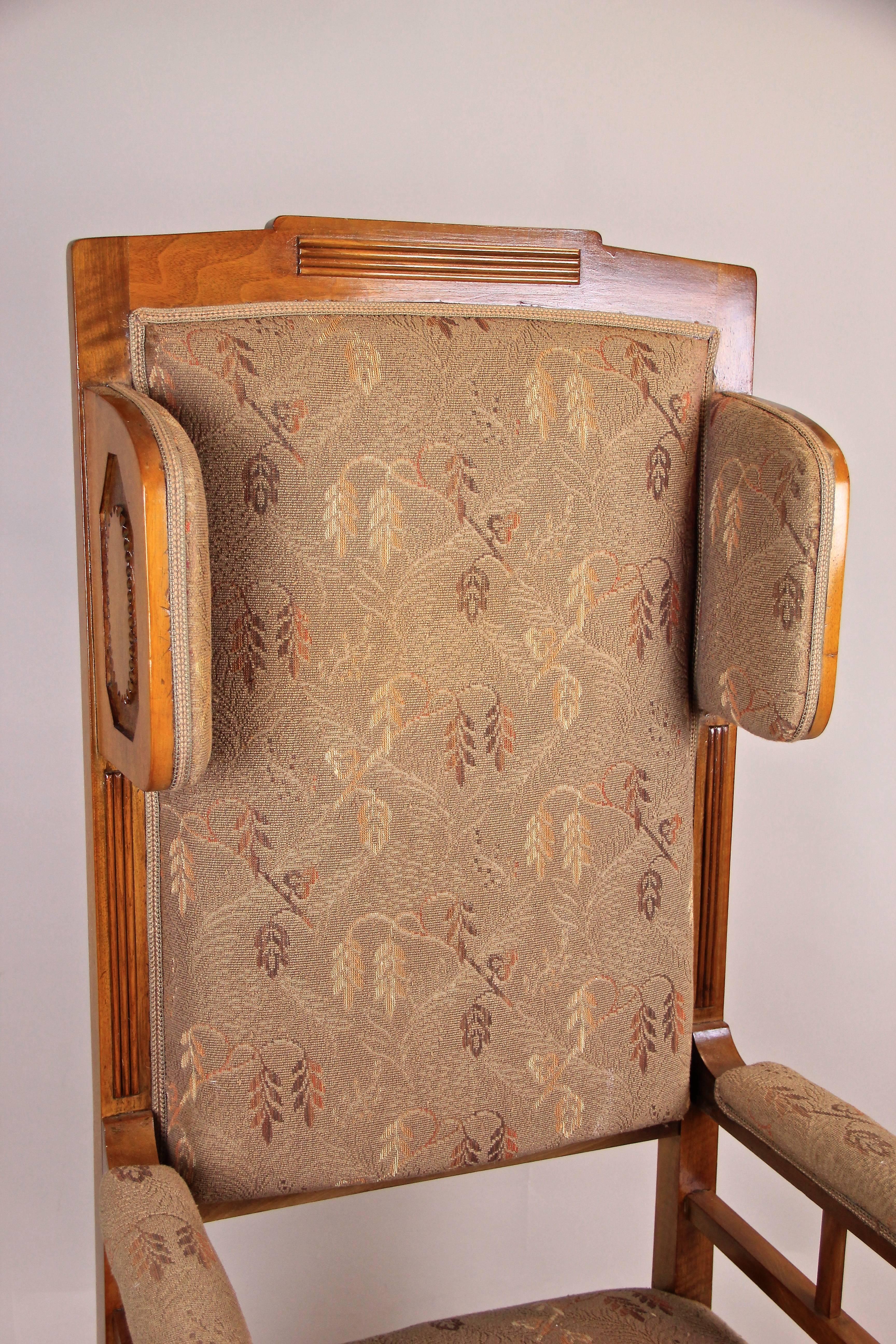 Art Nouveau Wing Chair Nut Wood with Original Upholstery, Austria, circa 1905 3