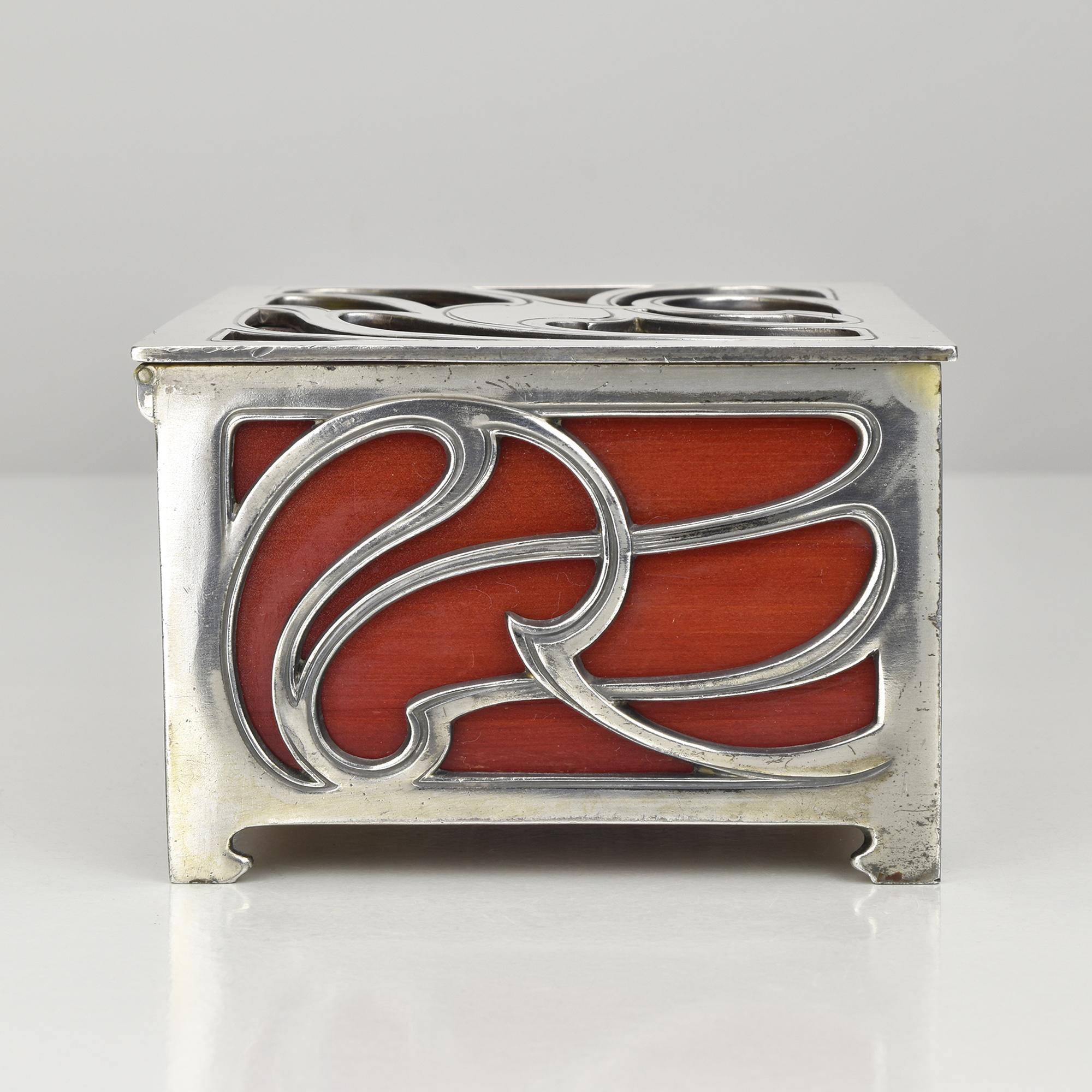 Jugendstil WMF-Schmuckkästchen, versilbertes Zinn & furnierte Holzpaneele im Zustand „Gut“ im Angebot in Bad Säckingen, DE