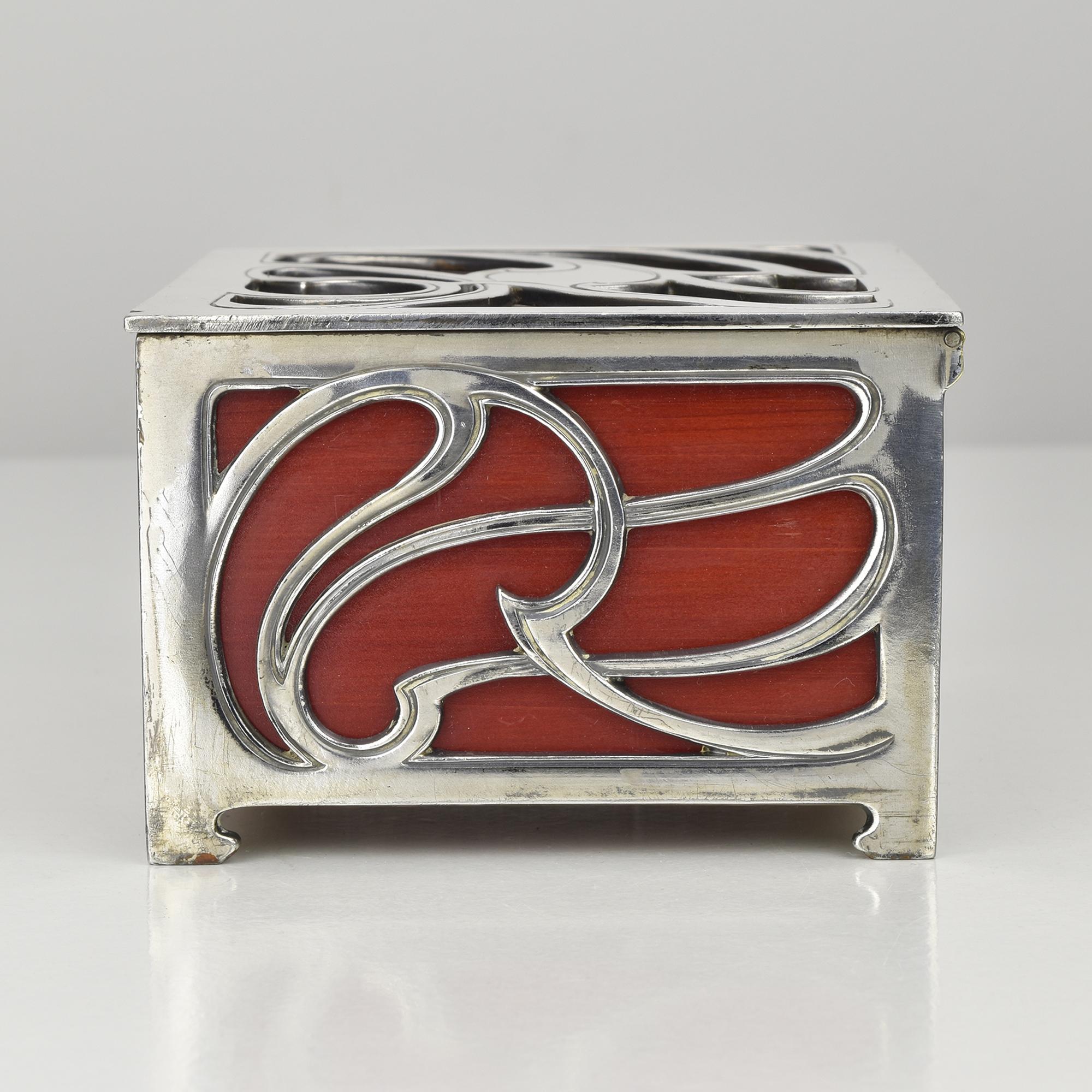 Jugendstil WMF-Schmuckkästchen, versilbertes Zinn & furnierte Holzpaneele (Metall) im Angebot