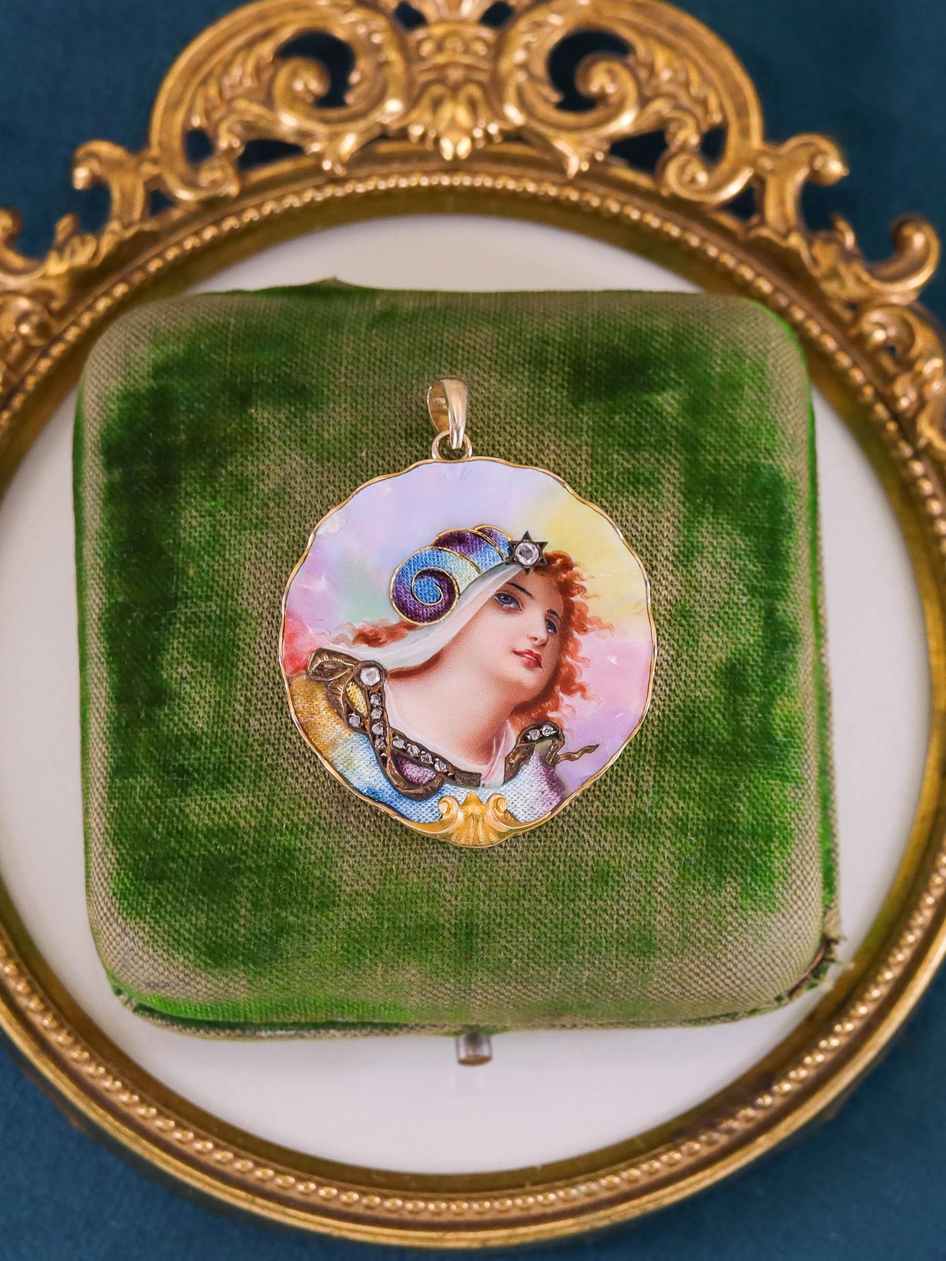Jugendstil-Frau Emaille-Anhänger aus 14k Gold Damen im Angebot