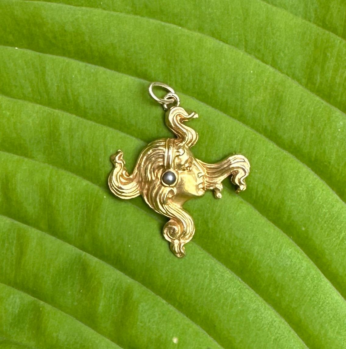 Collana con ciondolo Donna Dea Fanciulla in stile Art Nouveau - Perla d'oro Circa 1920 in vendita 3