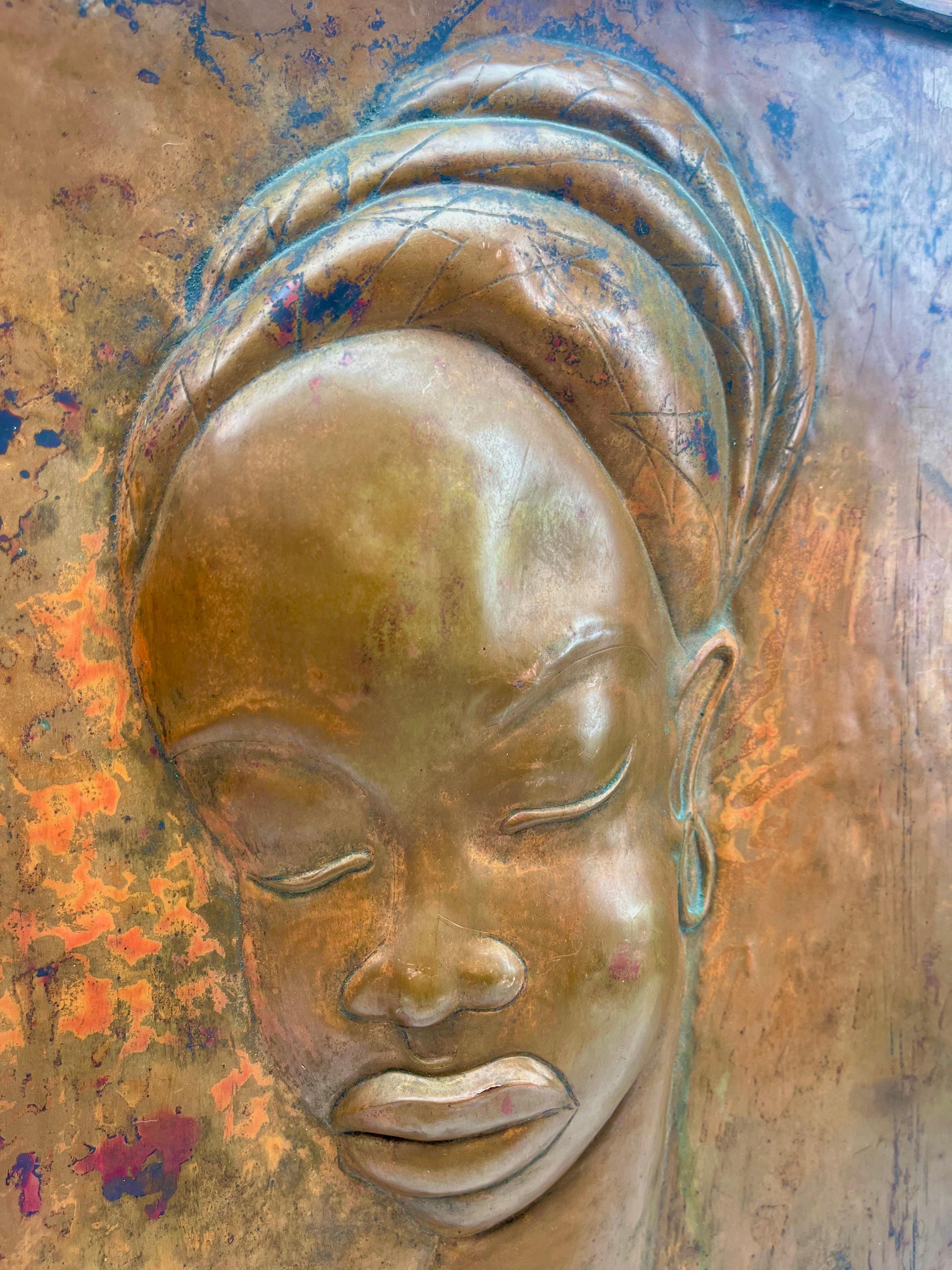 Cuivre Buste de femme Art nouveau cuivre plaque murale  Encadré signé Luc en vente