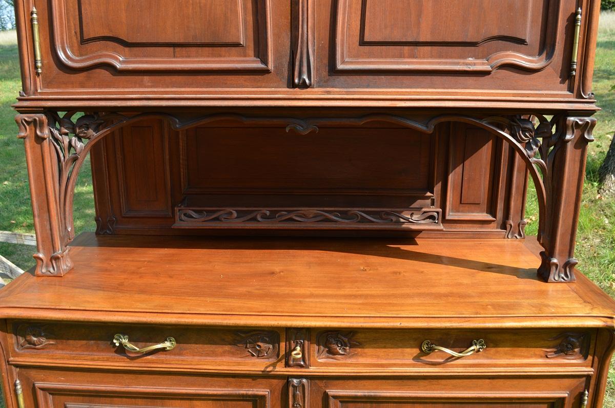 Walnut Art Nouveau Wood Carved French Buffet, 1900s