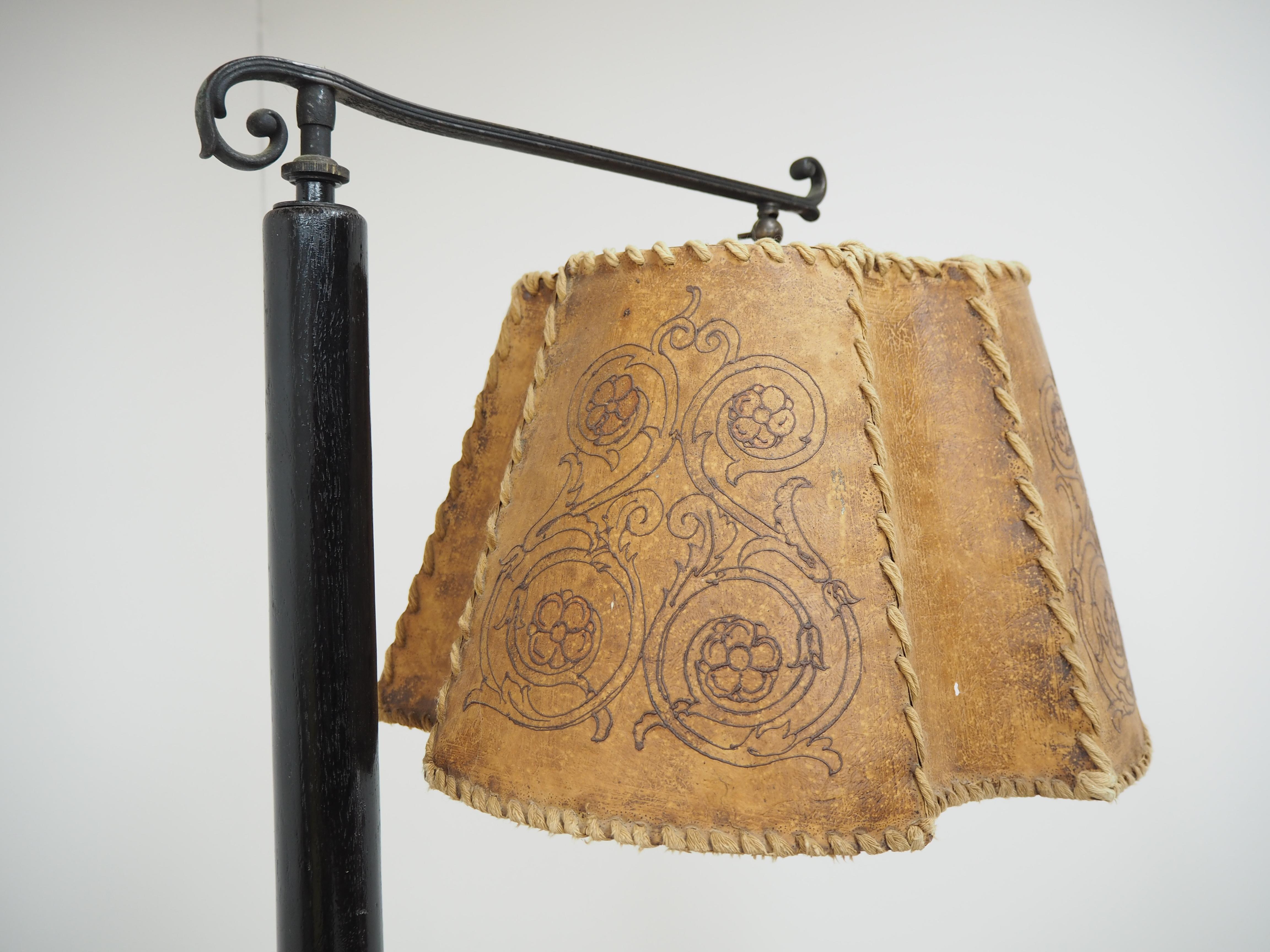 Art Nouveau Wood Floor Lamp, 1910 3