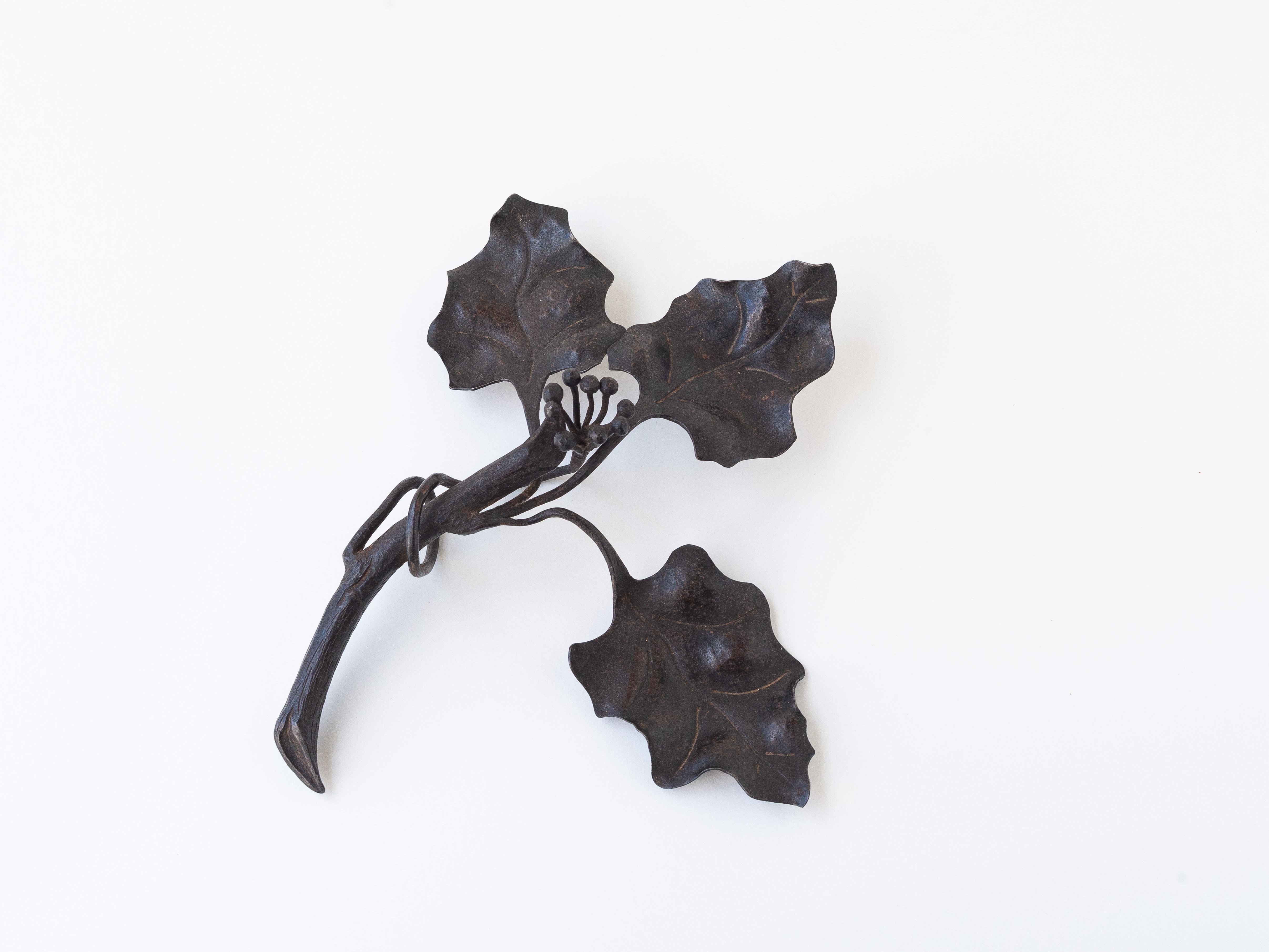 Art Nouveau Schmiedeeisen Kerzenhalter - Floral Ivy Kerzenständer - Frankreich 1920s im Angebot 3