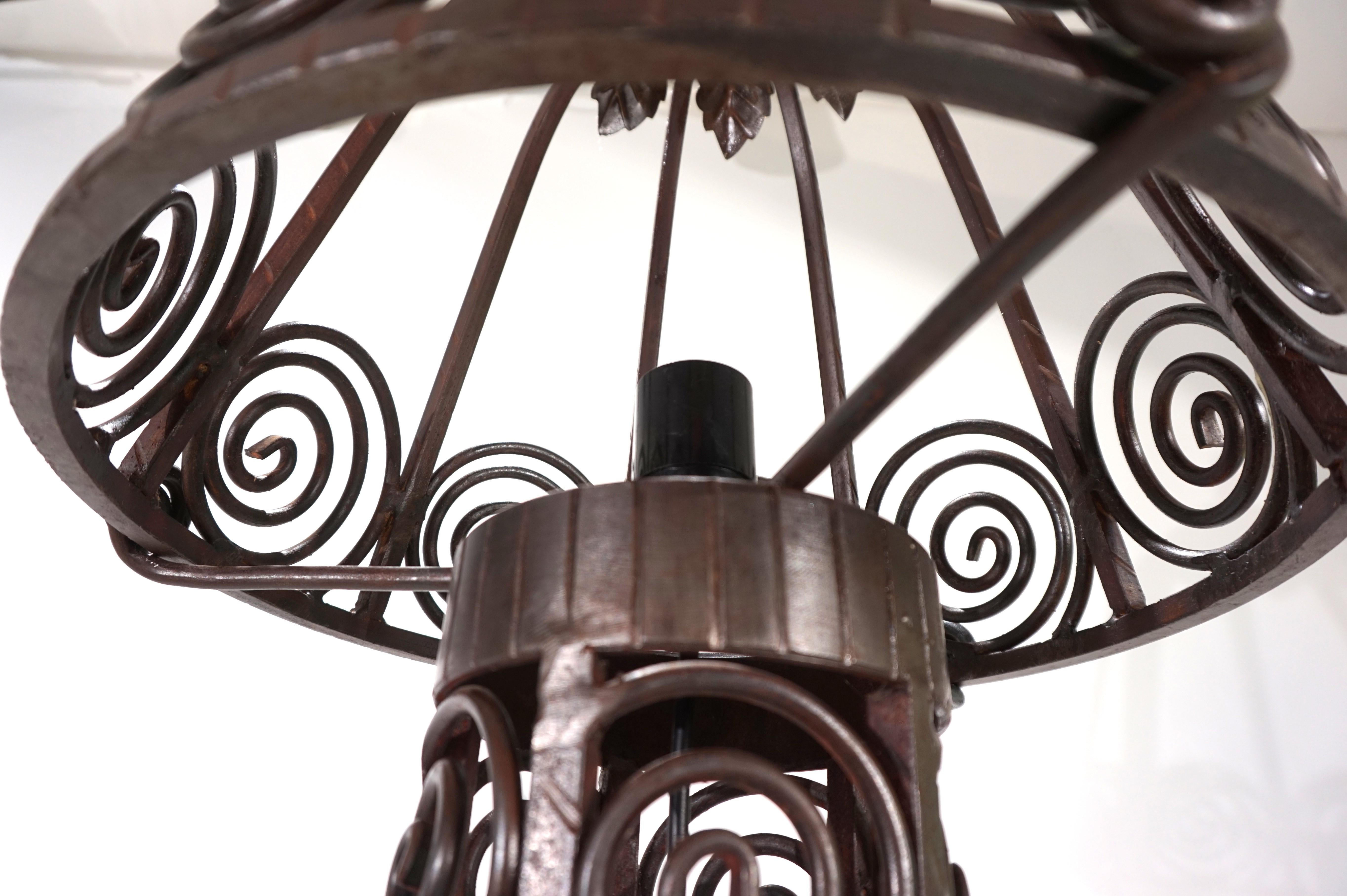 Art Nouveau wrought iron floor lamp, 1920 For Sale 4