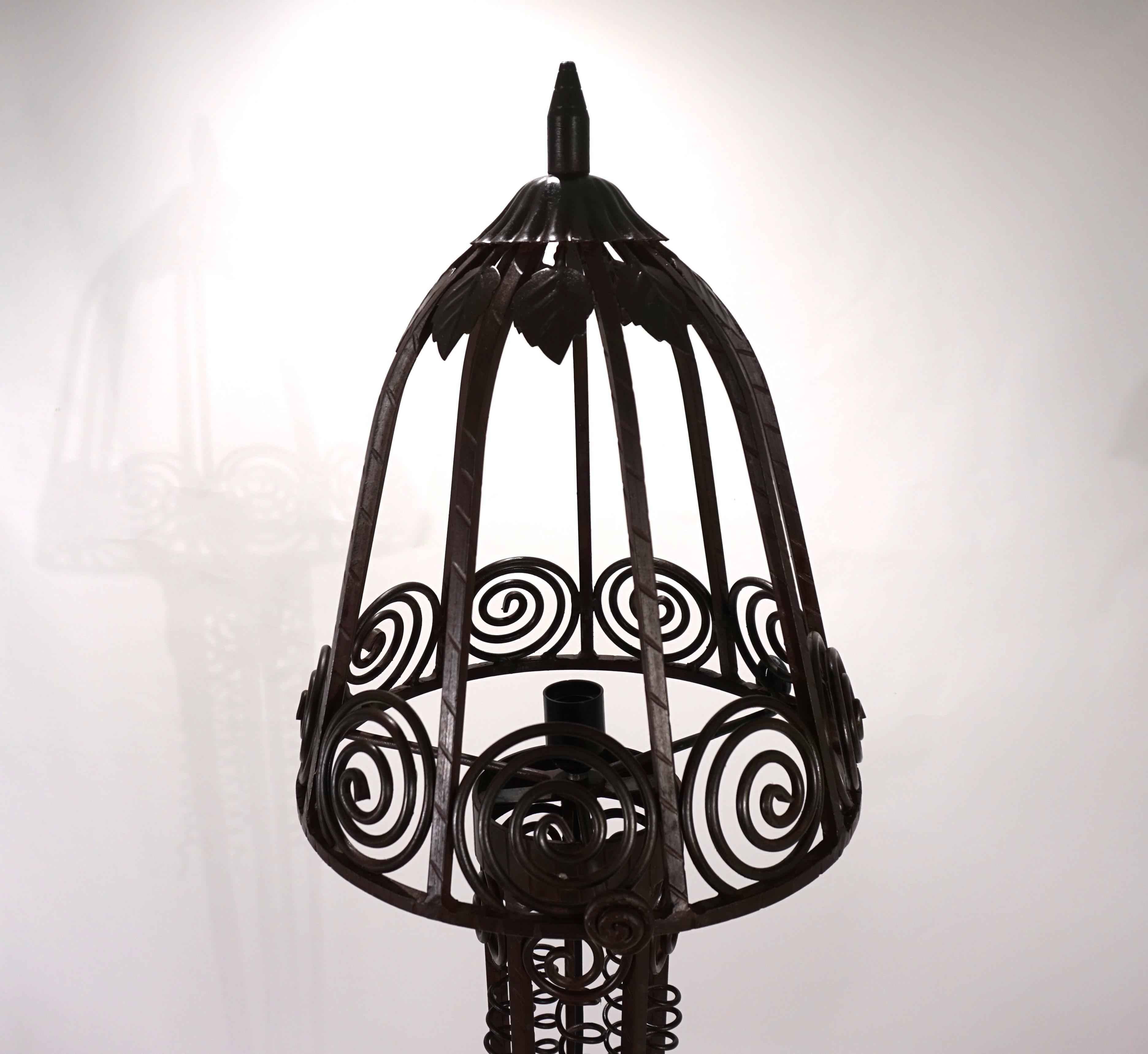 German Art Nouveau wrought iron floor lamp, 1920 For Sale
