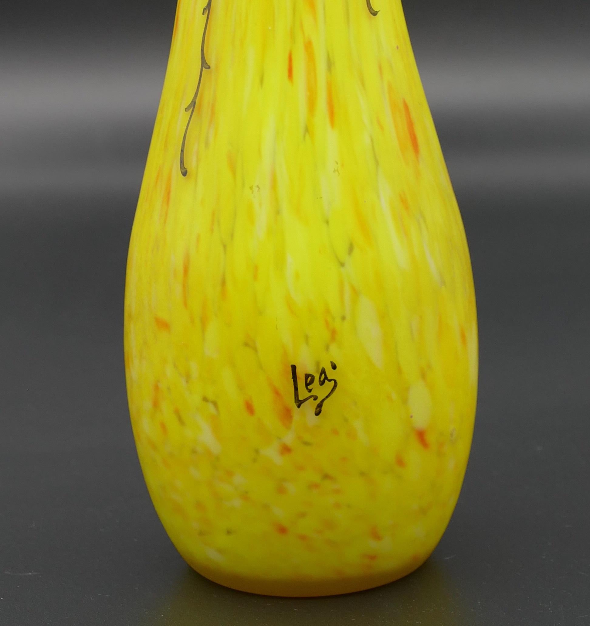 Art Nouveau Yellow Glass Vase by Legras-Saint Denis, France Early 20th Century In Good Condition In Roma, IT