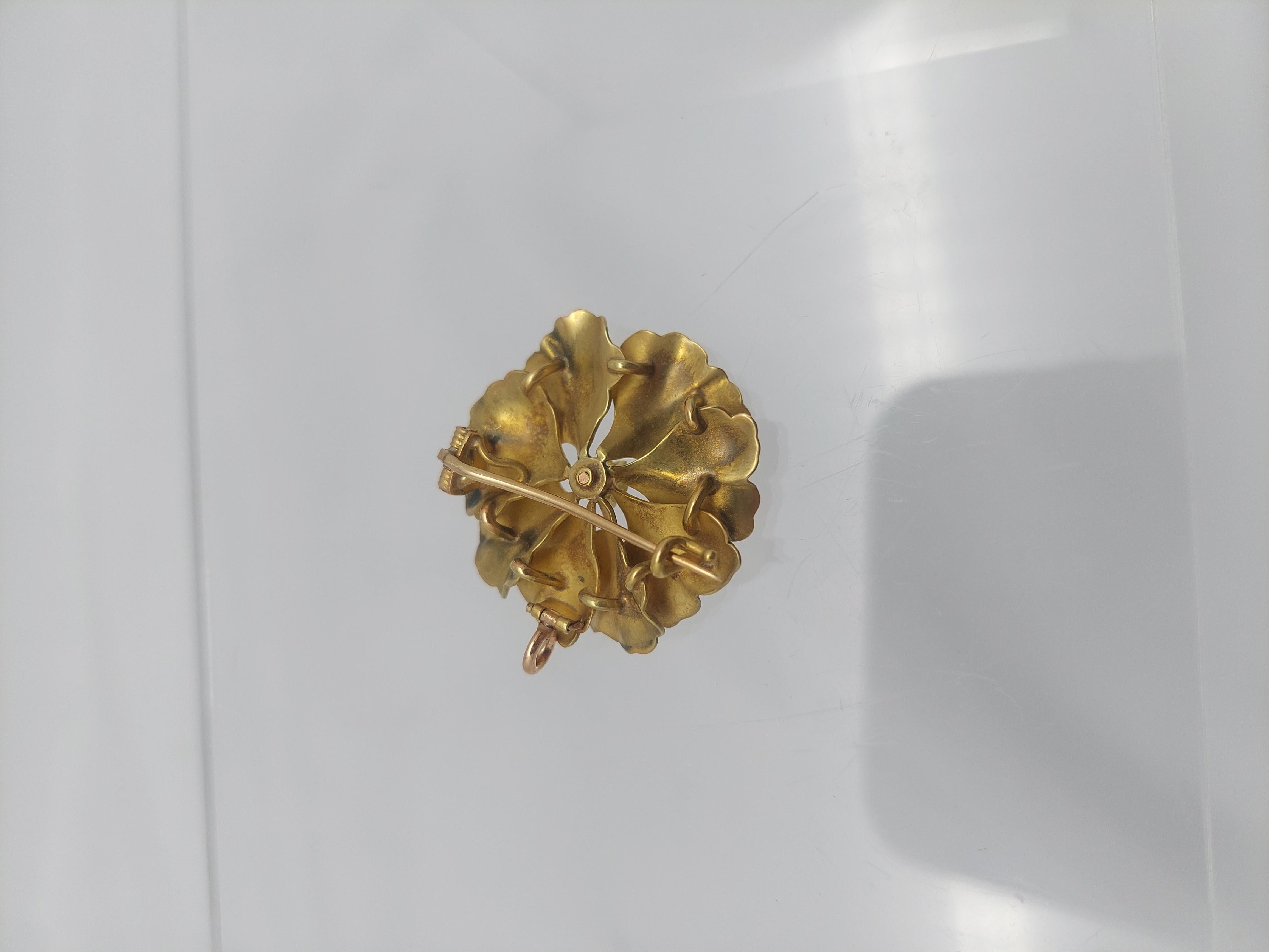 Épingle/pendentif Art Nouveau « Dogwood » en or jaune, émail et diamants en vente 2